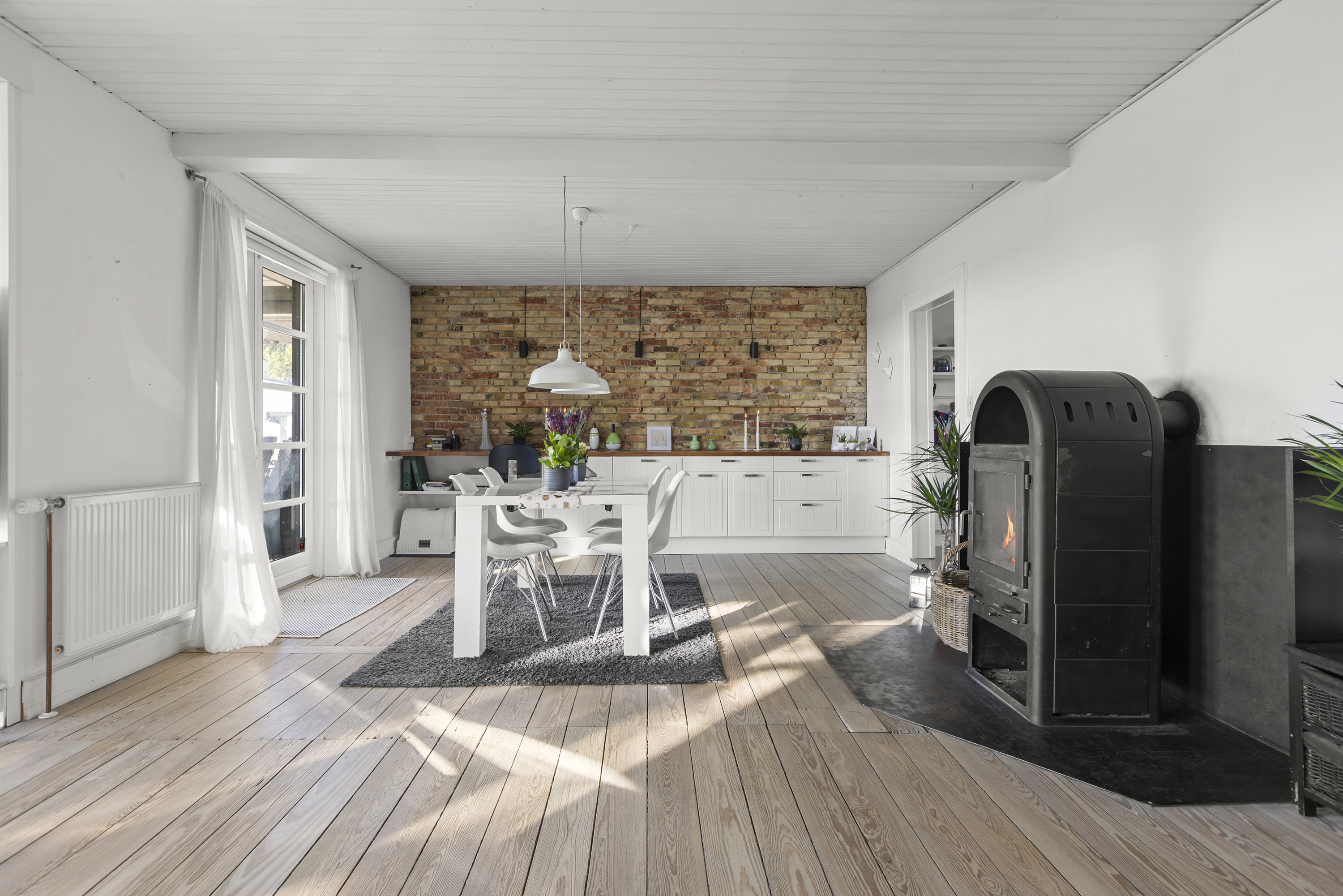 Fremhævet stue billede i fuldskærmstilstand. Billede af Balstrupvej 114, Balstrup, 4100 Ringsted