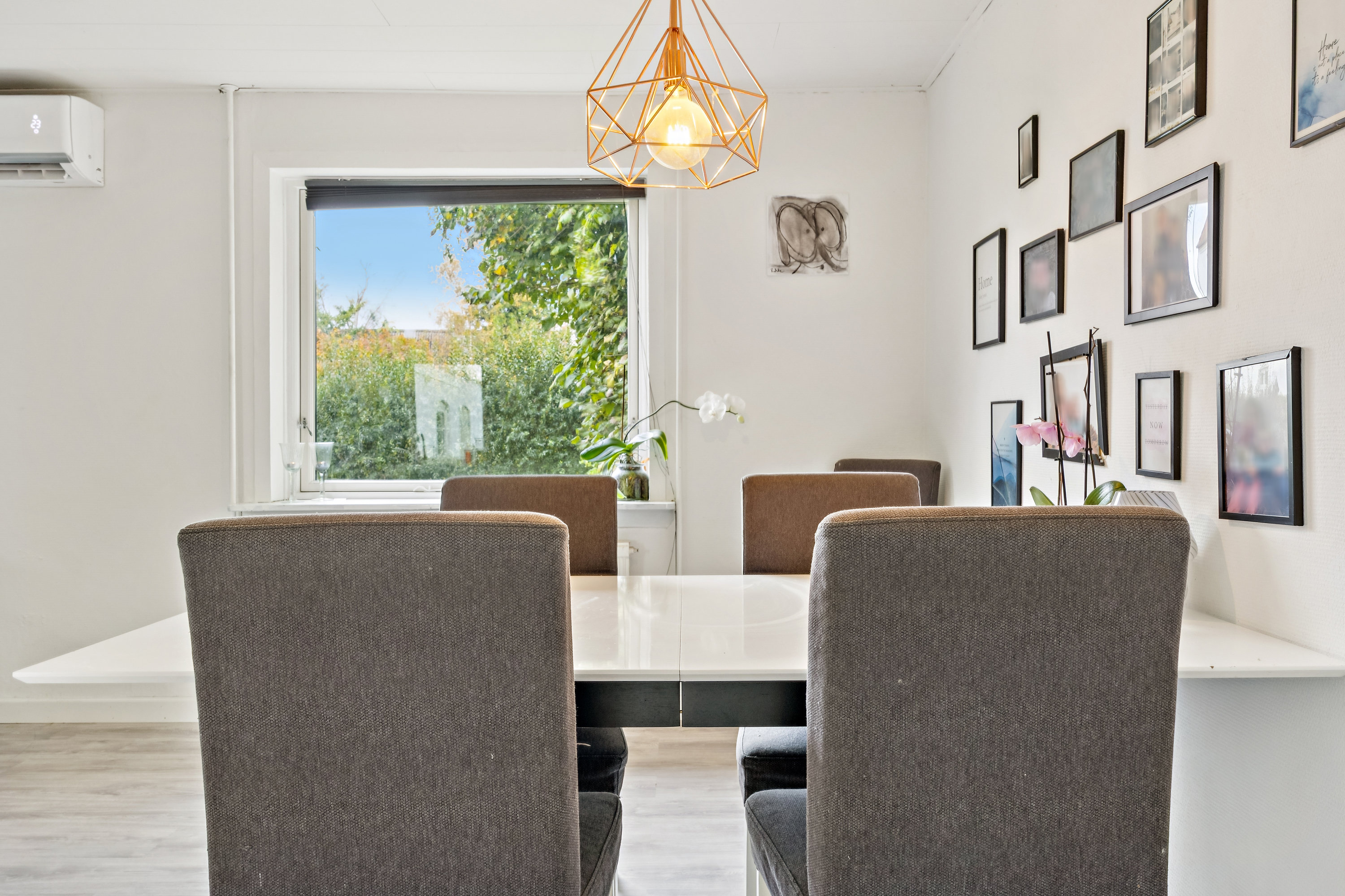 Fremhævet stue billede i fuldskærmstilstand. Billede af Flinterupvej 16, Bjerge, 4480 Store Fuglede