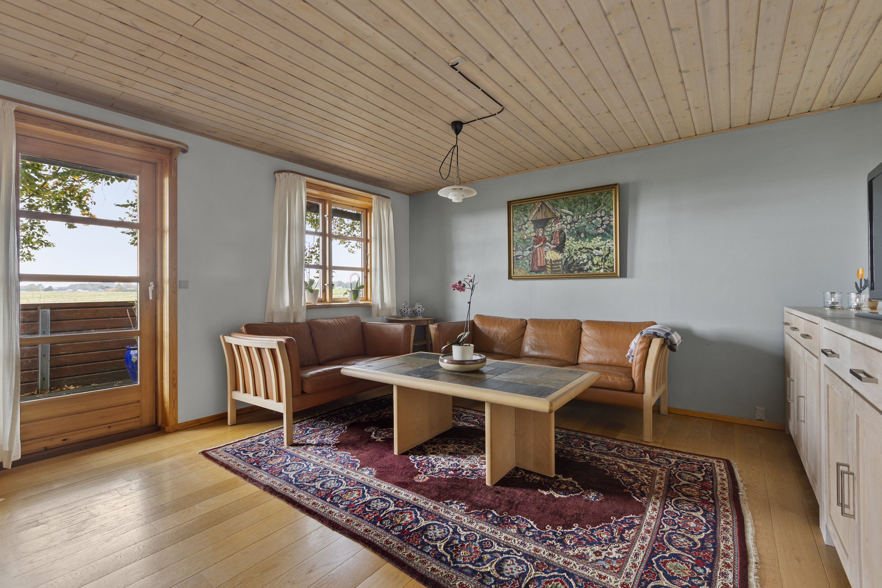 Fremhævet stue billede i fuldskærmstilstand. Billede af Humlevænget 10, Sæby, 4070 Kirke Hyllinge