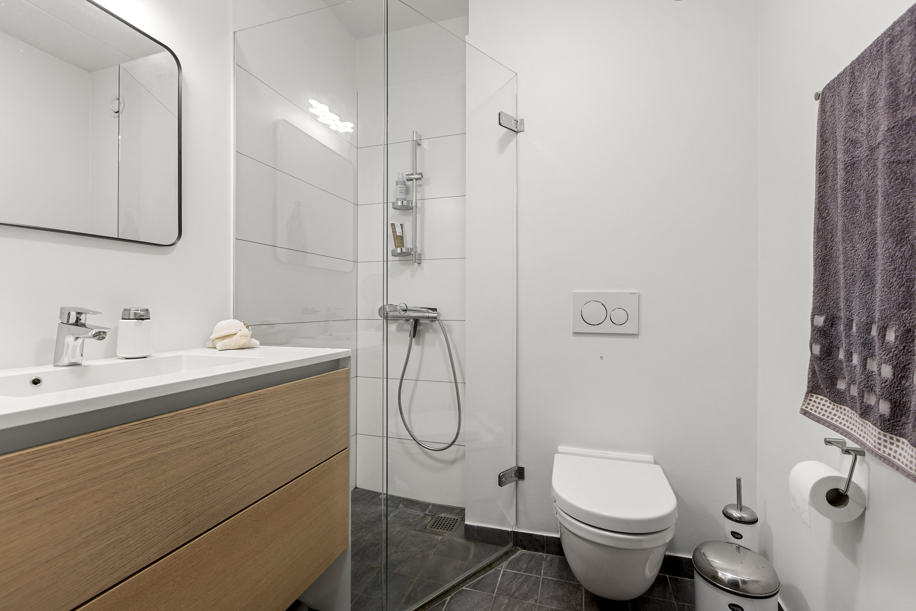 Fremhævet badeværelse billede i fuldskærmstilstand. Billede af Borgediget 24, 4000 Roskilde