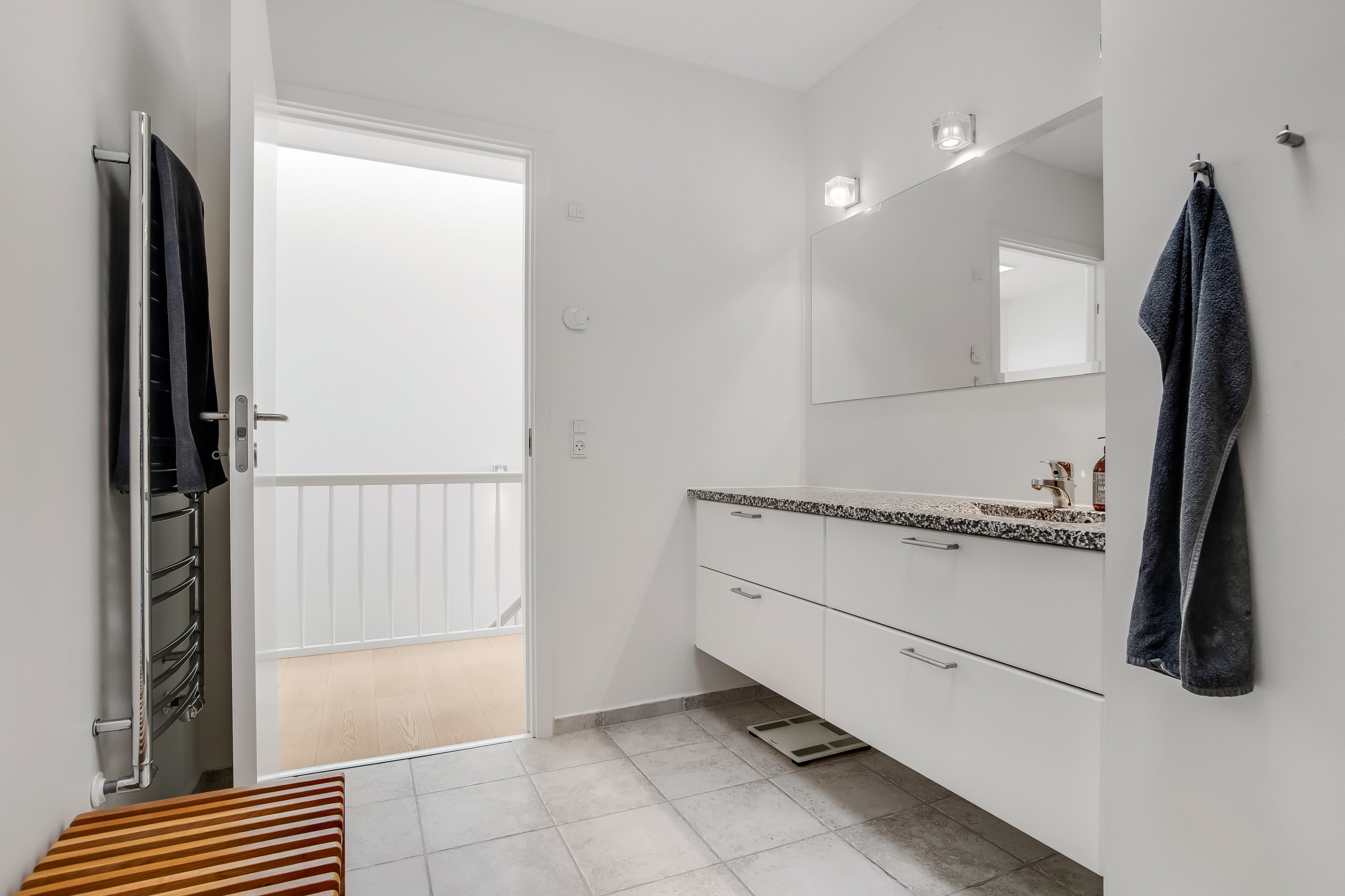 Fremhævet badeværelse billede i fuldskærmstilstand. Billede af Skolegade 37C, 7500 Holstebro