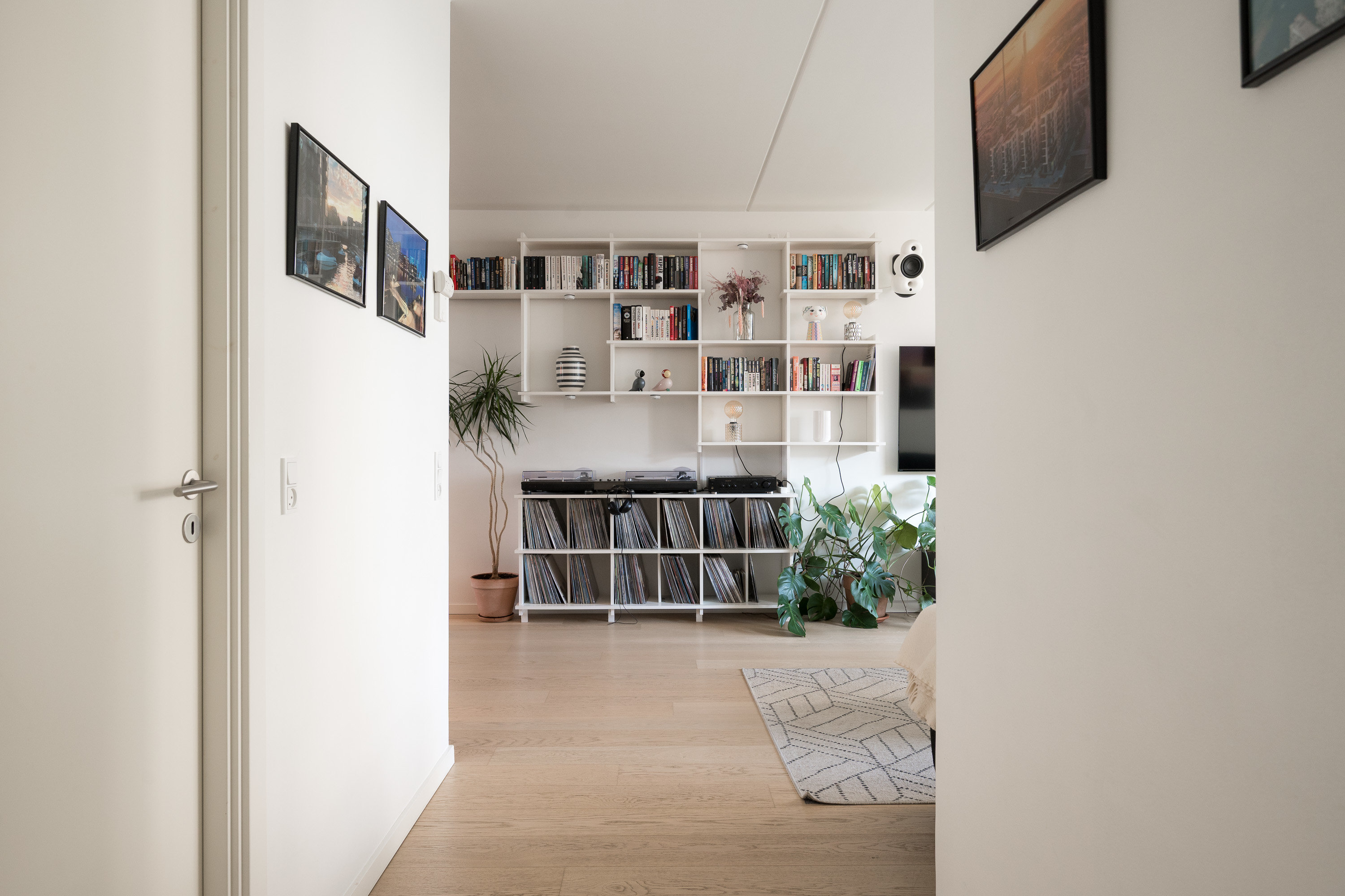 Fremhævet  billede i fuldskærmstilstand. Billede af Willy Brandts Vej 9, 2. tv., 2450 København SV