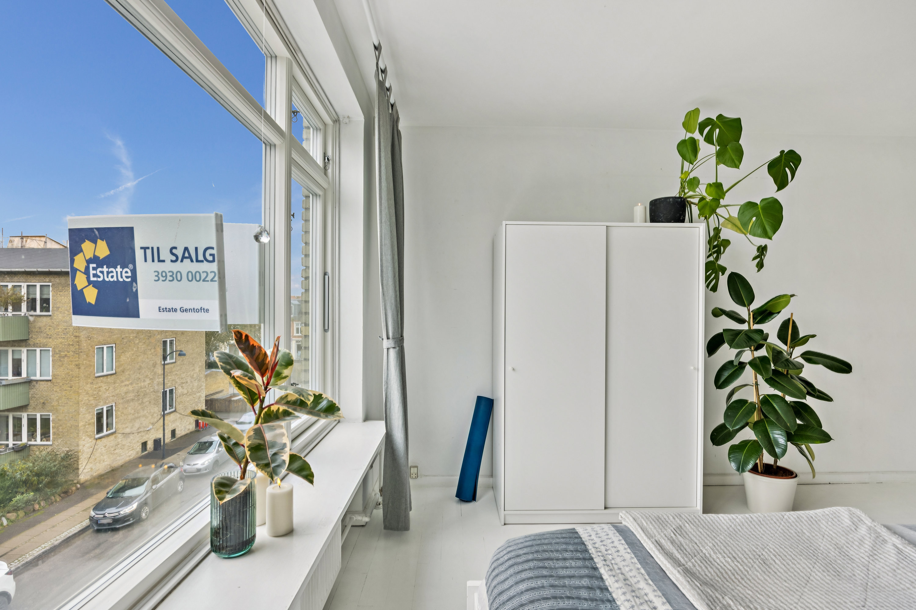 Fremhævet stue billede i fuldskærmstilstand. Billede af Løvspringsvej 4A, 2. tv., 2920 Charlottenlund