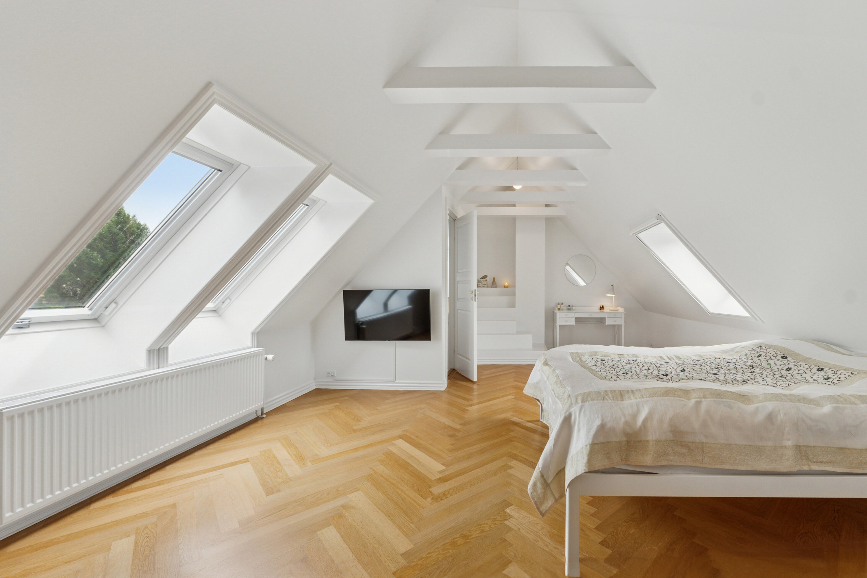 Fremhævet soveværelse billede i fuldskærmstilstand. Billede af Sophienberg Vænge 43, 2960 Rungsted Kyst