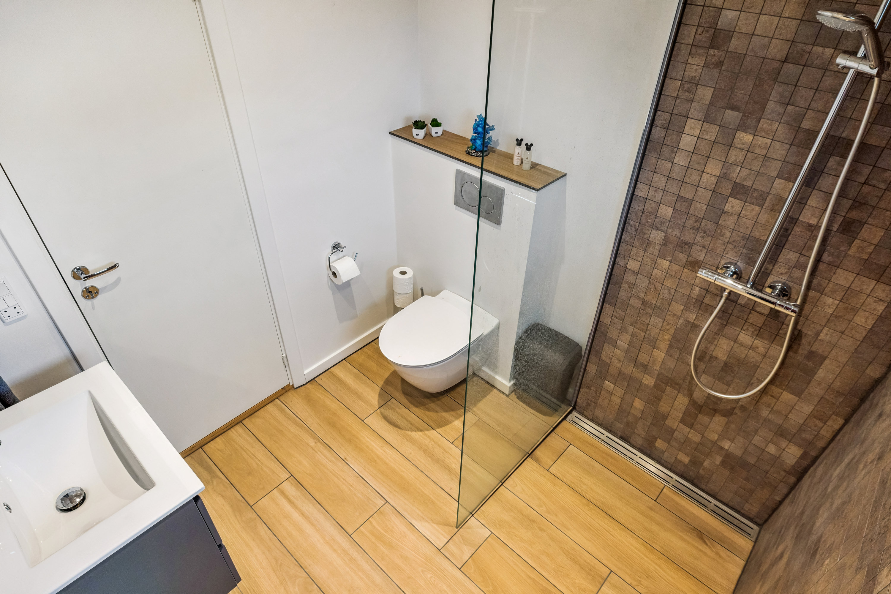 Fremhævet badeværelse billede i fuldskærmstilstand. Billede af Skolegade 22, Holbøl, 6340 Kruså