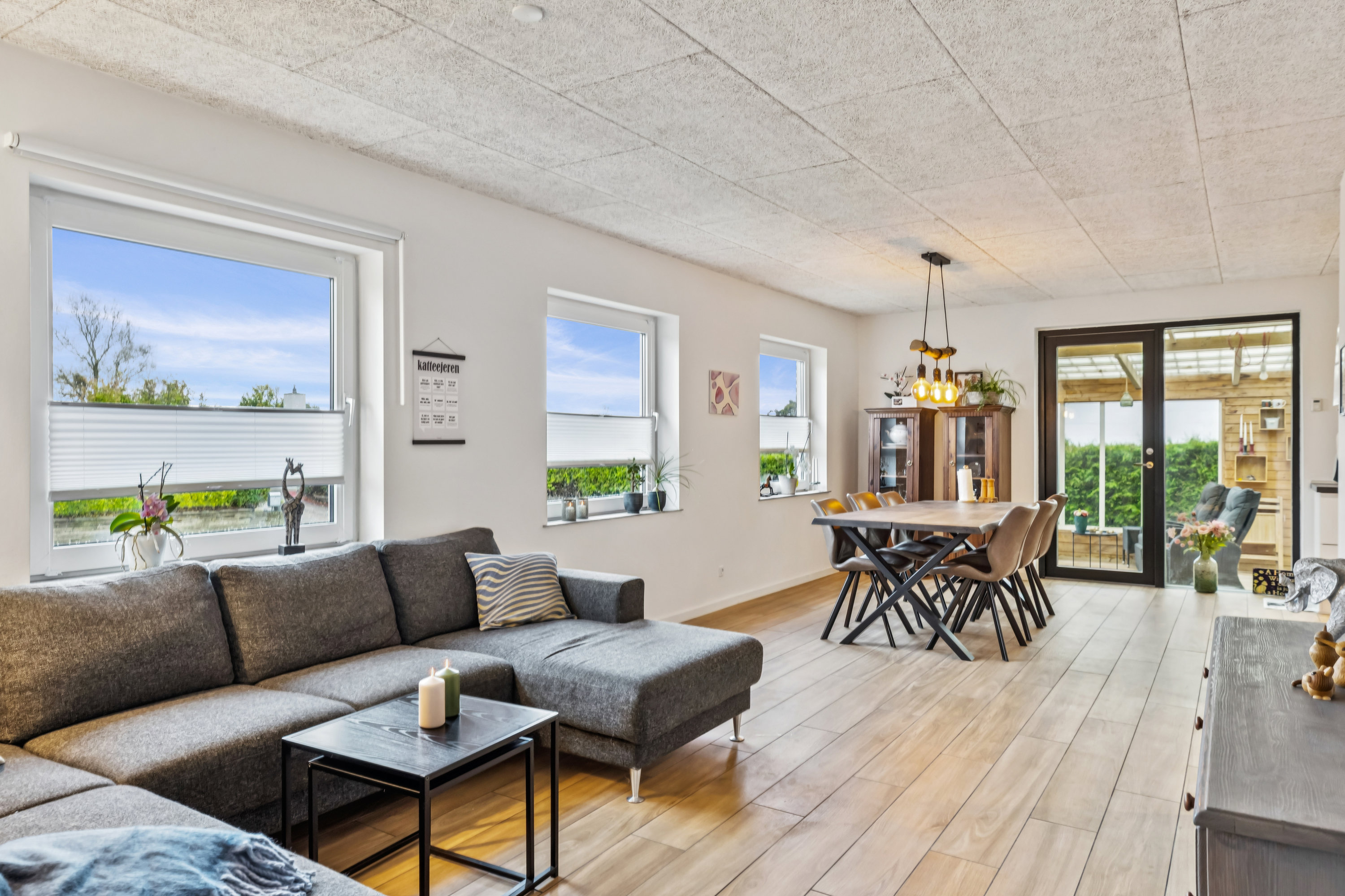 Fremhævet stue billede i fuldskærmstilstand. Billede af Skolegade 22, Holbøl, 6340 Kruså