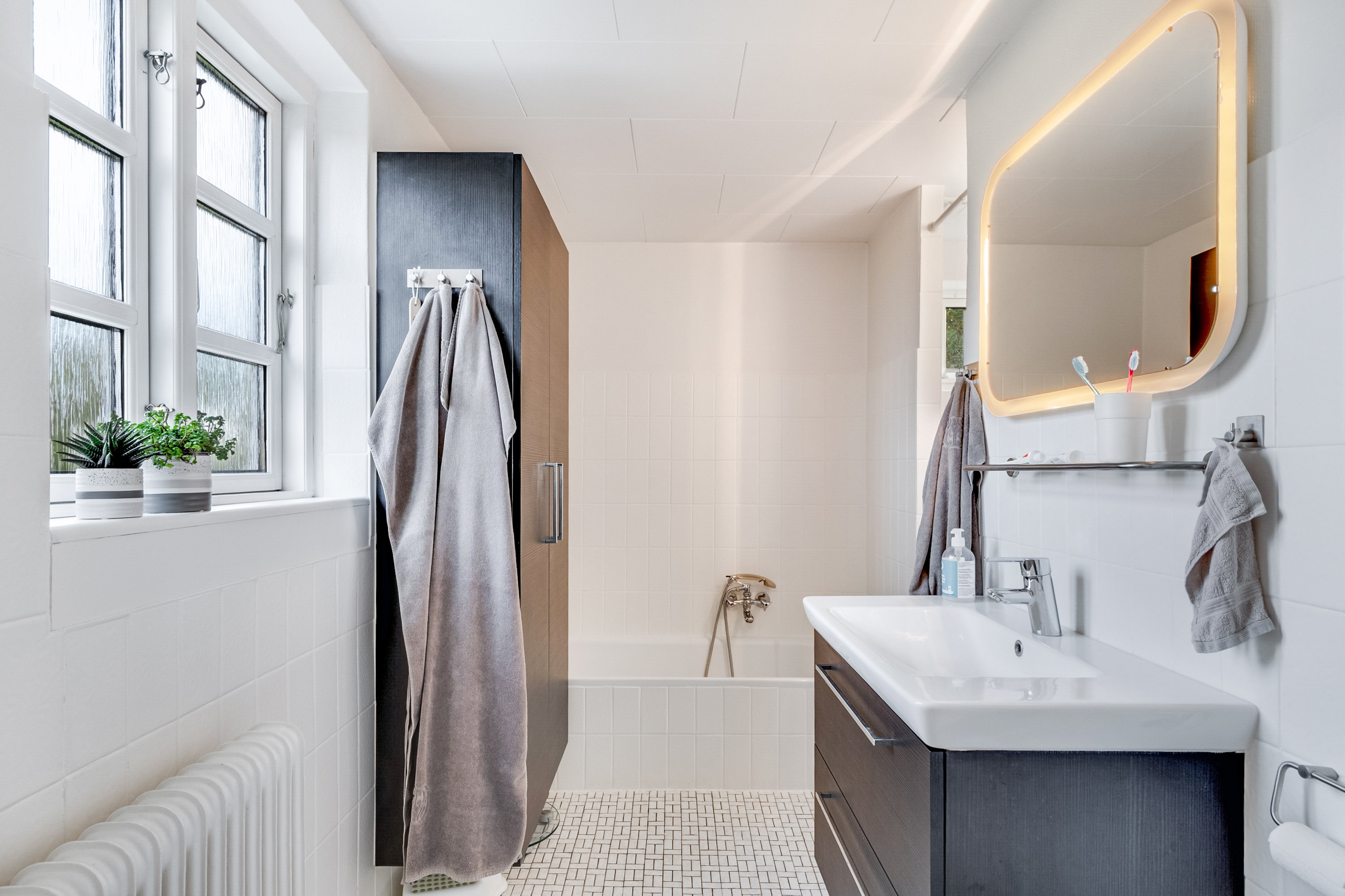 Fremhævet badeværelse billede i fuldskærmstilstand. Billede af Odensevej 24, Skallebjerg, 5683 Haarby