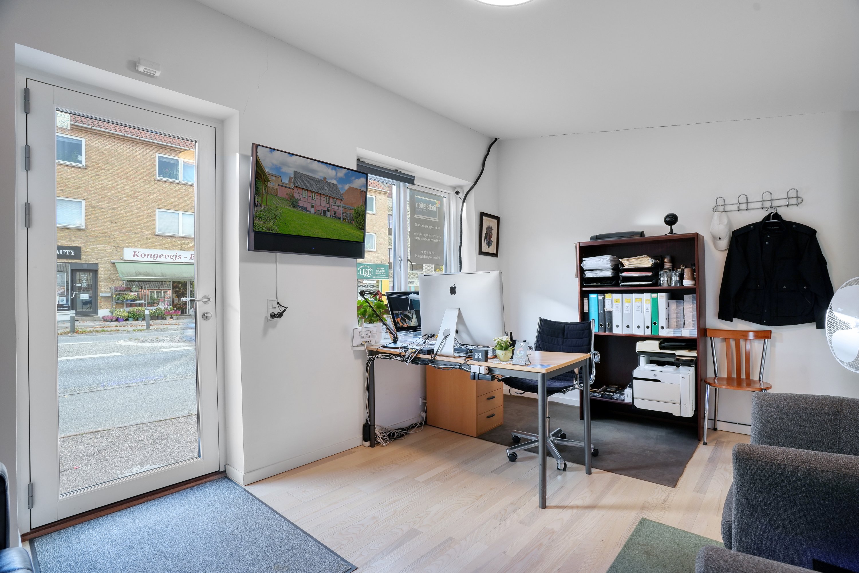 Miniaturebillede 1: butik. Billede af Usserød Kongevej 40A, 2970 Hørsholm