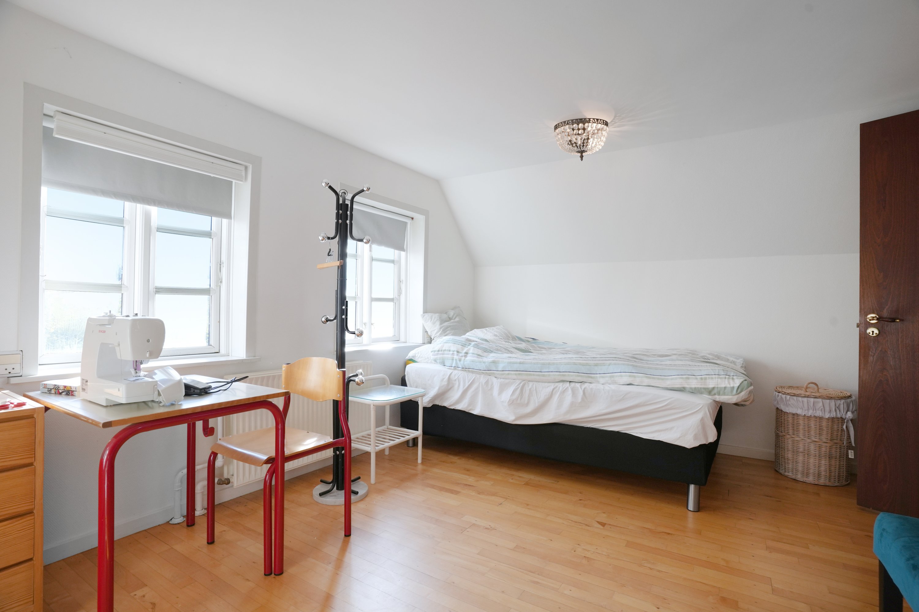 Fremhævet værelse billede i fuldskærmstilstand. Billede af Usserød Kongevej 40A, 2970 Hørsholm