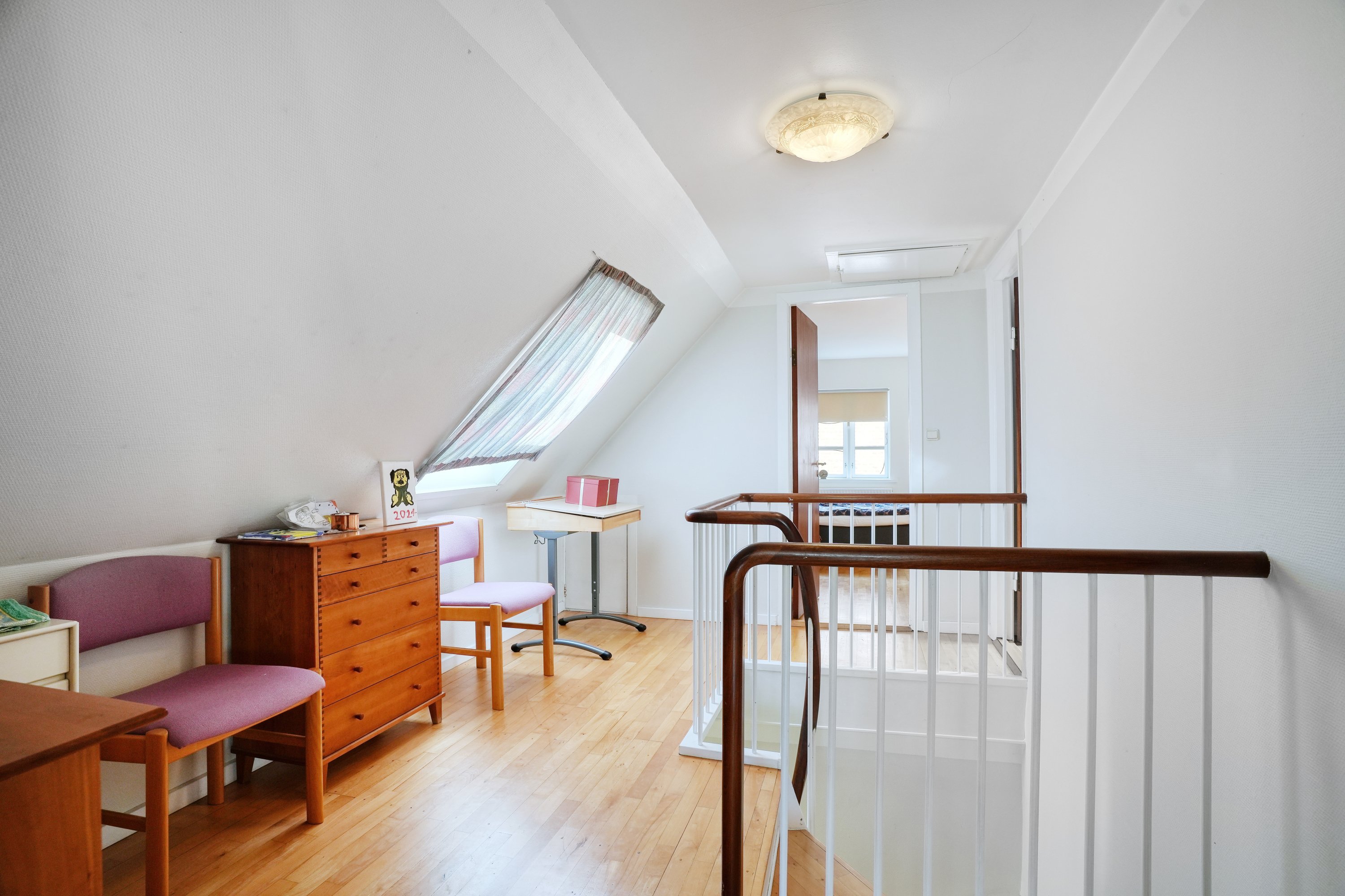 Fremhævet 1. sal billede i fuldskærmstilstand. Billede af Usserød Kongevej 40A, 2970 Hørsholm