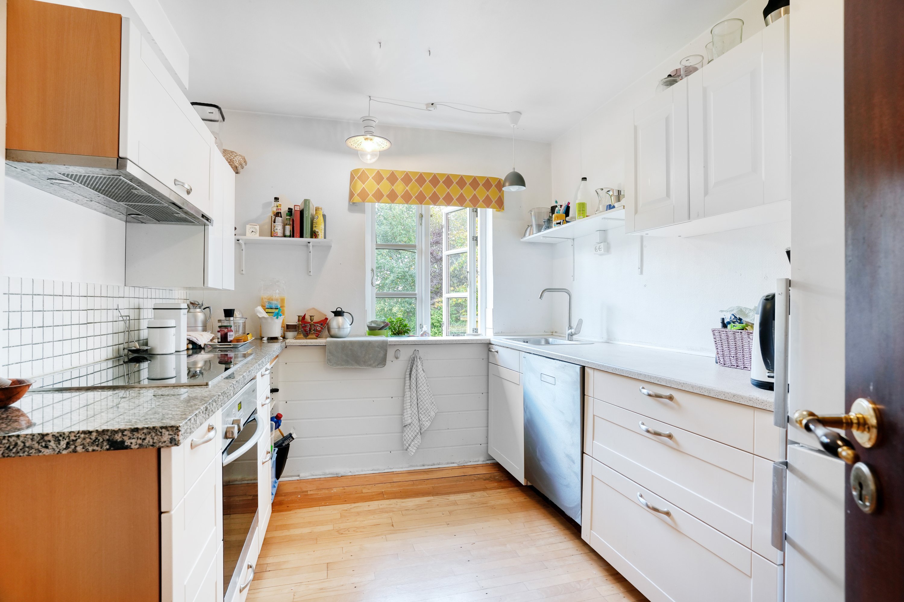 Fremhævet køkken billede i fuldskærmstilstand. Billede af Usserød Kongevej 40A, 2970 Hørsholm