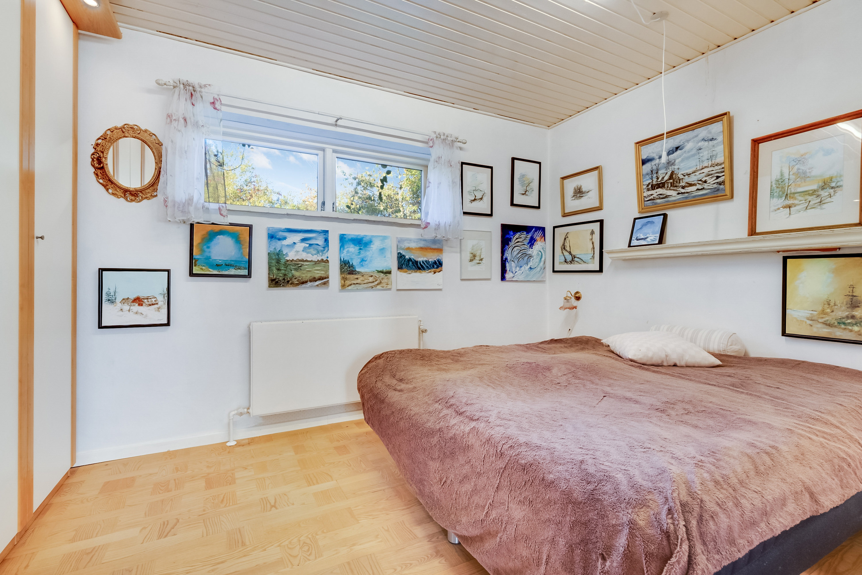 Fremhævet soveværelse billede i fuldskærmstilstand. Billede af Hasseriisvej 16, Kauslunde, 5500 Middelfart