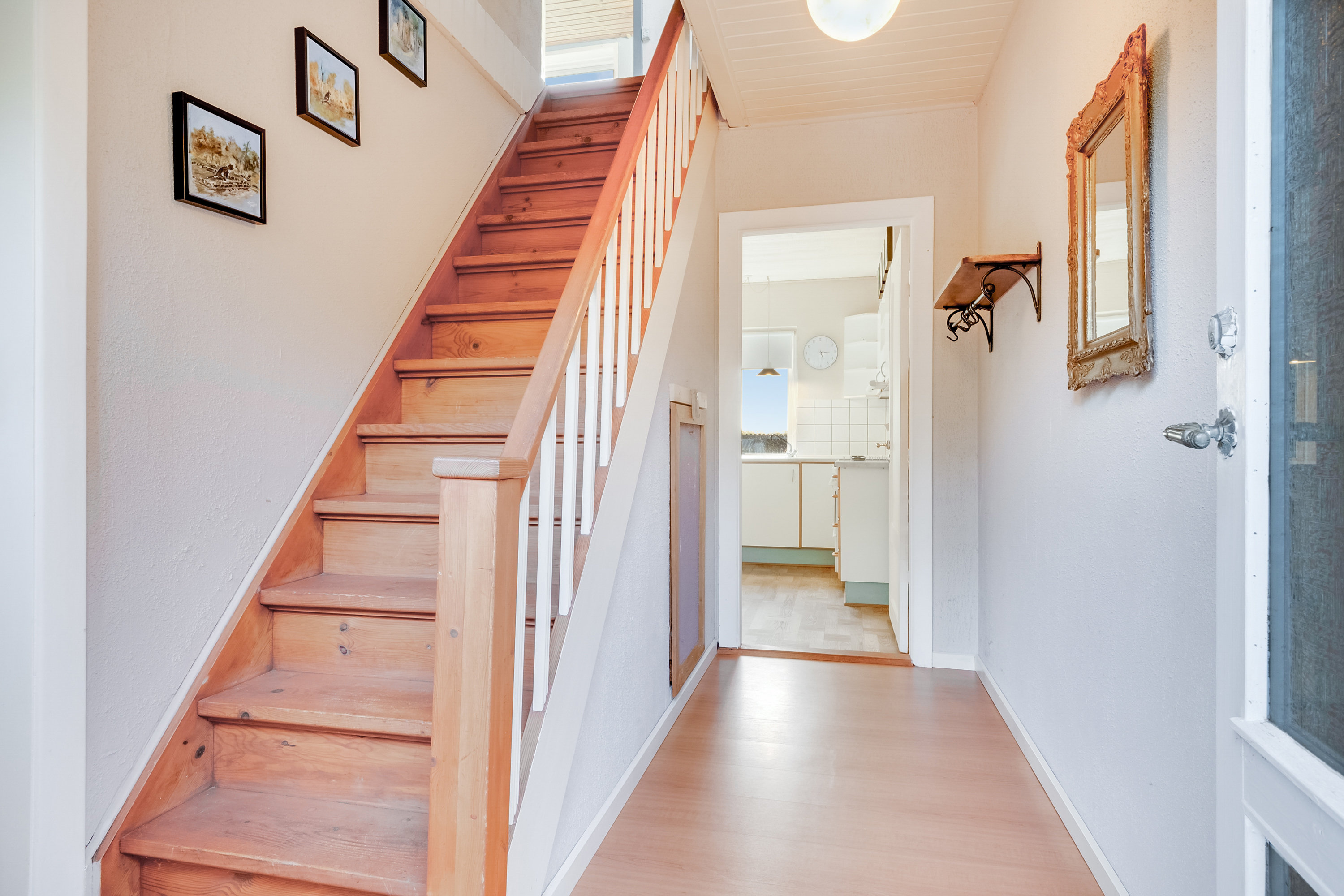 Fremhævet entré billede i fuldskærmstilstand. Billede af Hasseriisvej 16, Kauslunde, 5500 Middelfart