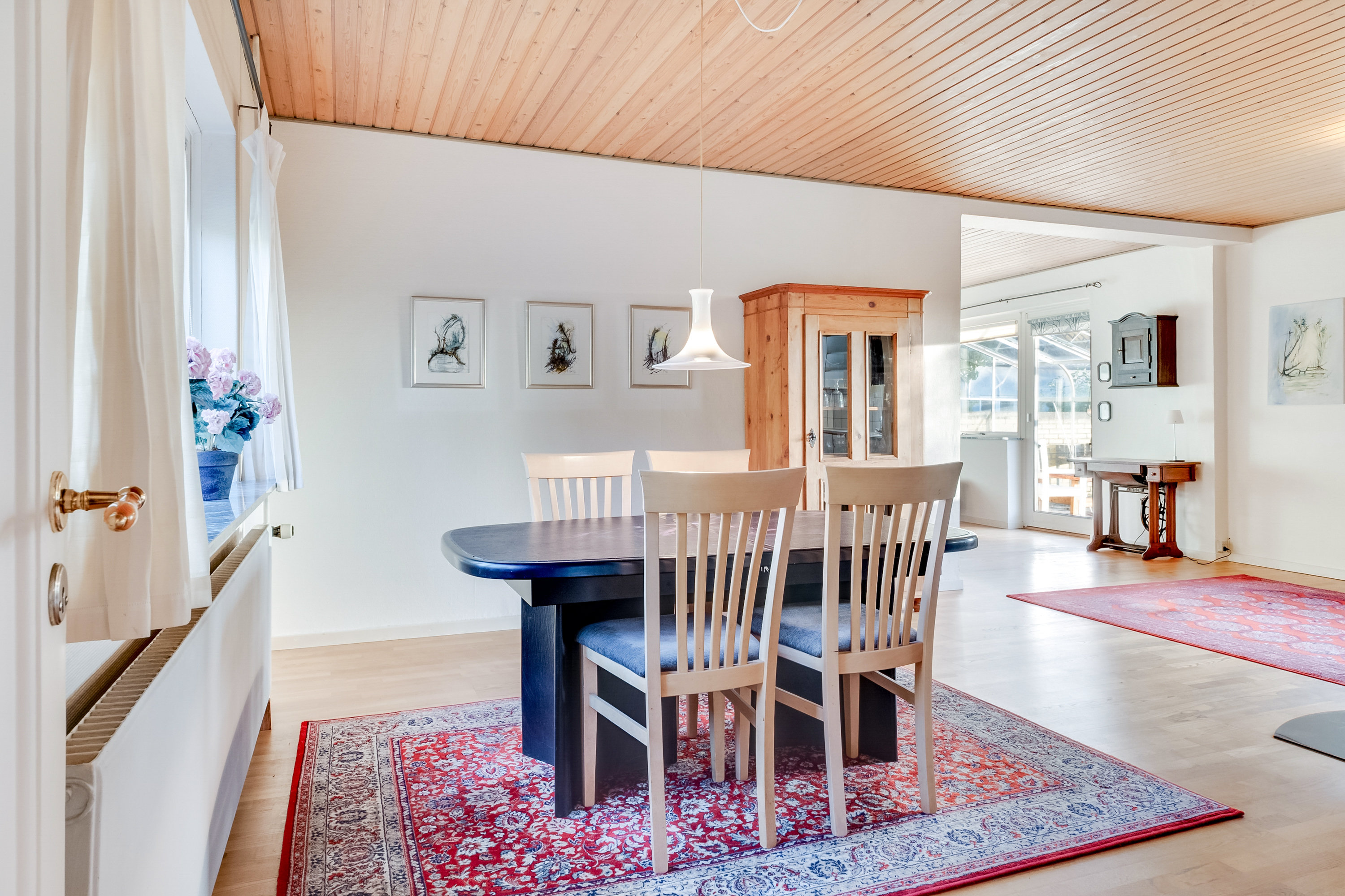 Fremhævet stue billede i fuldskærmstilstand. Billede af Hasseriisvej 16, Kauslunde, 5500 Middelfart