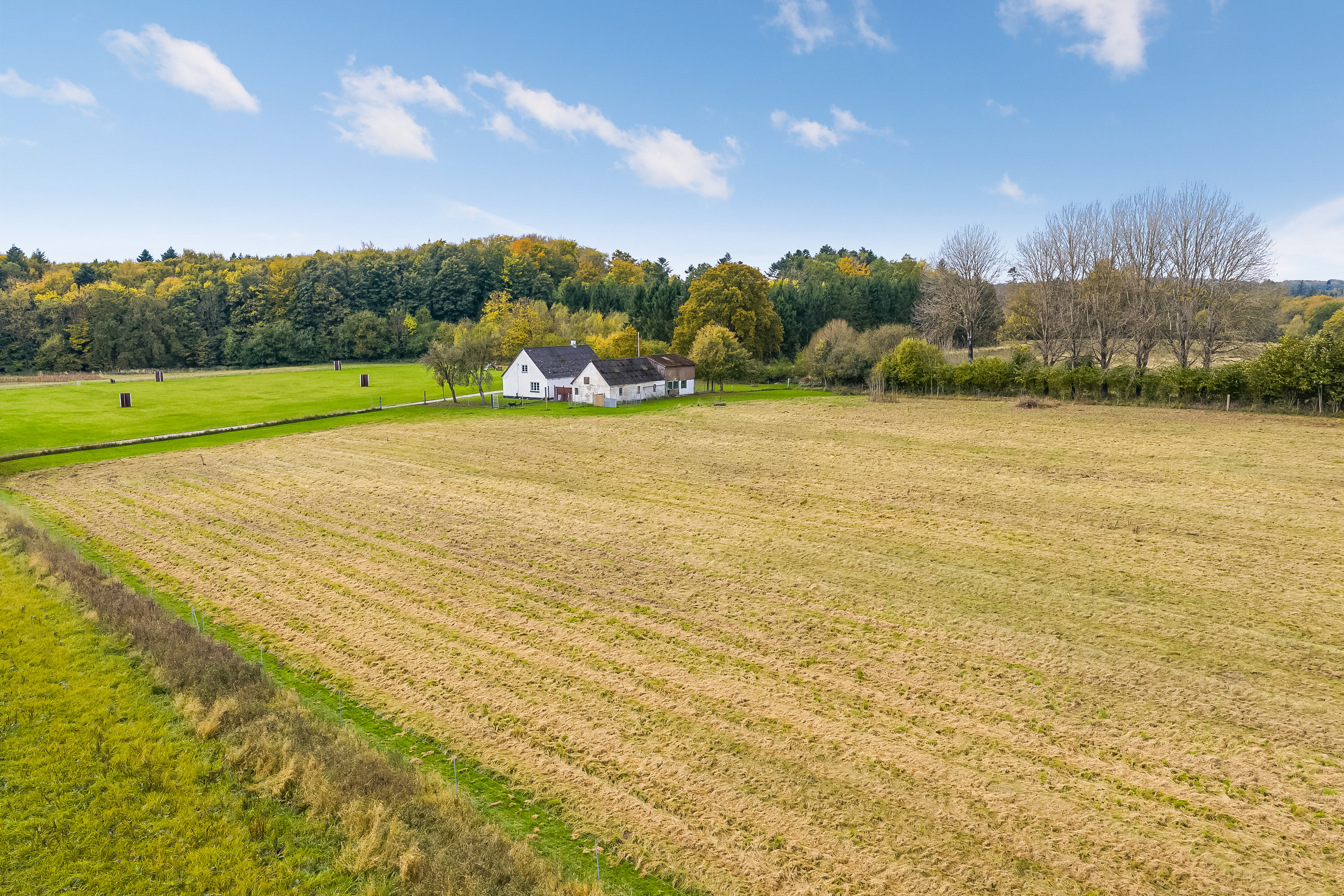 Fremhævet luftfoto billede i fuldskærmstilstand. Billede af Fladbjergvej 15, Ravnebjerg, 5250 Odense SV