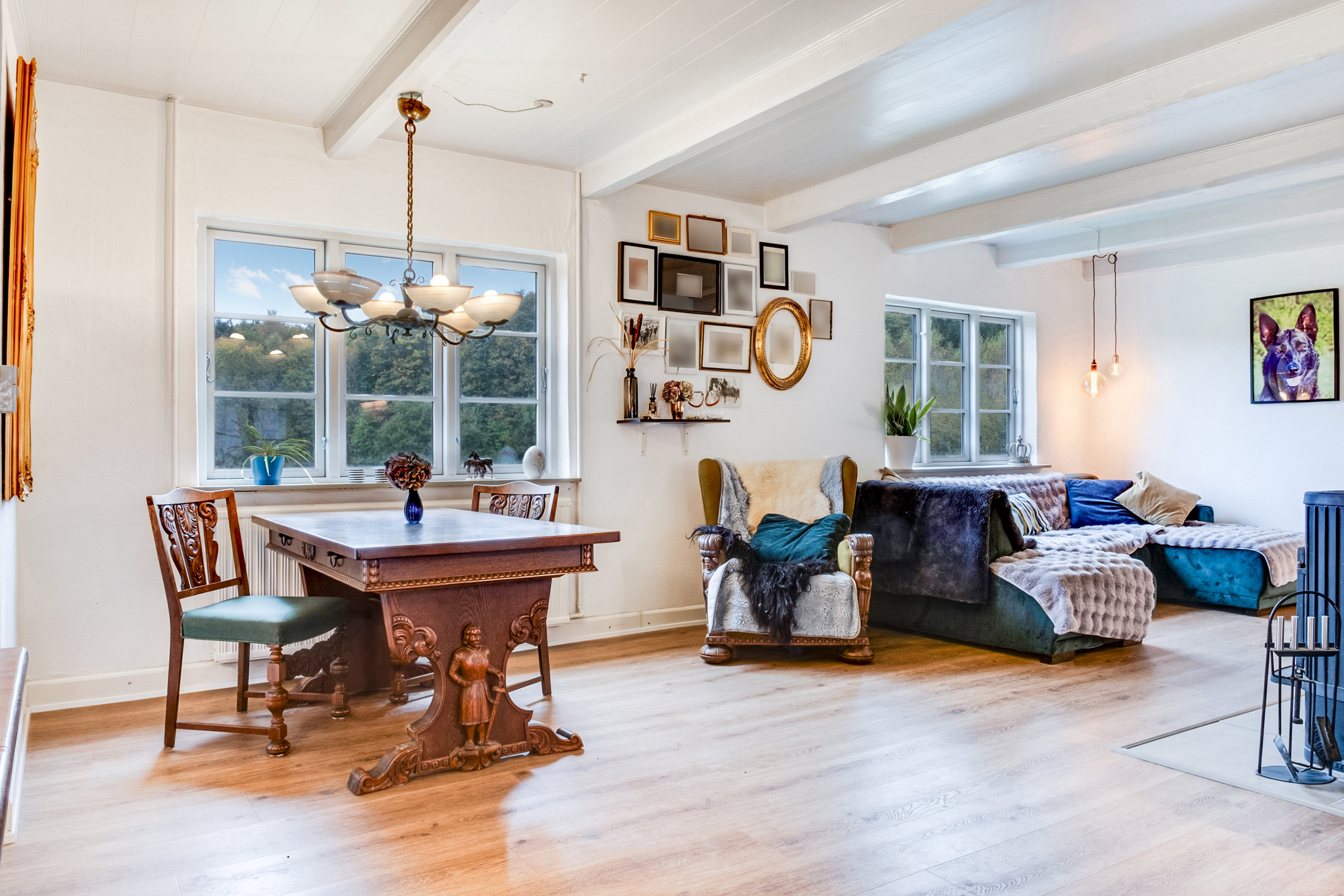 Fremhævet stue billede i fuldskærmstilstand. Billede af Fladbjergvej 15, Ravnebjerg, 5250 Odense SV