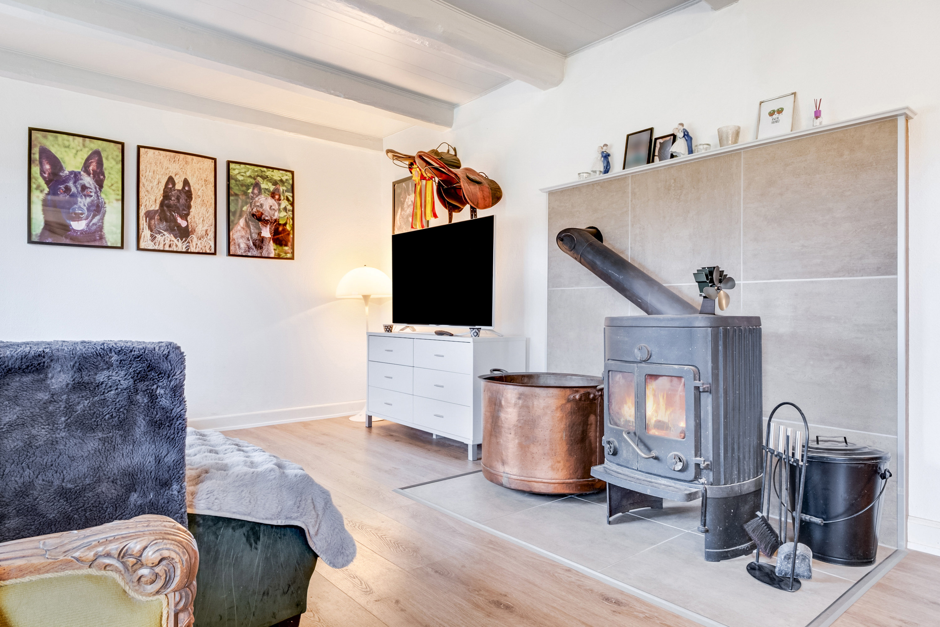 Fremhævet stue billede i fuldskærmstilstand. Billede af Fladbjergvej 15, Ravnebjerg, 5250 Odense SV