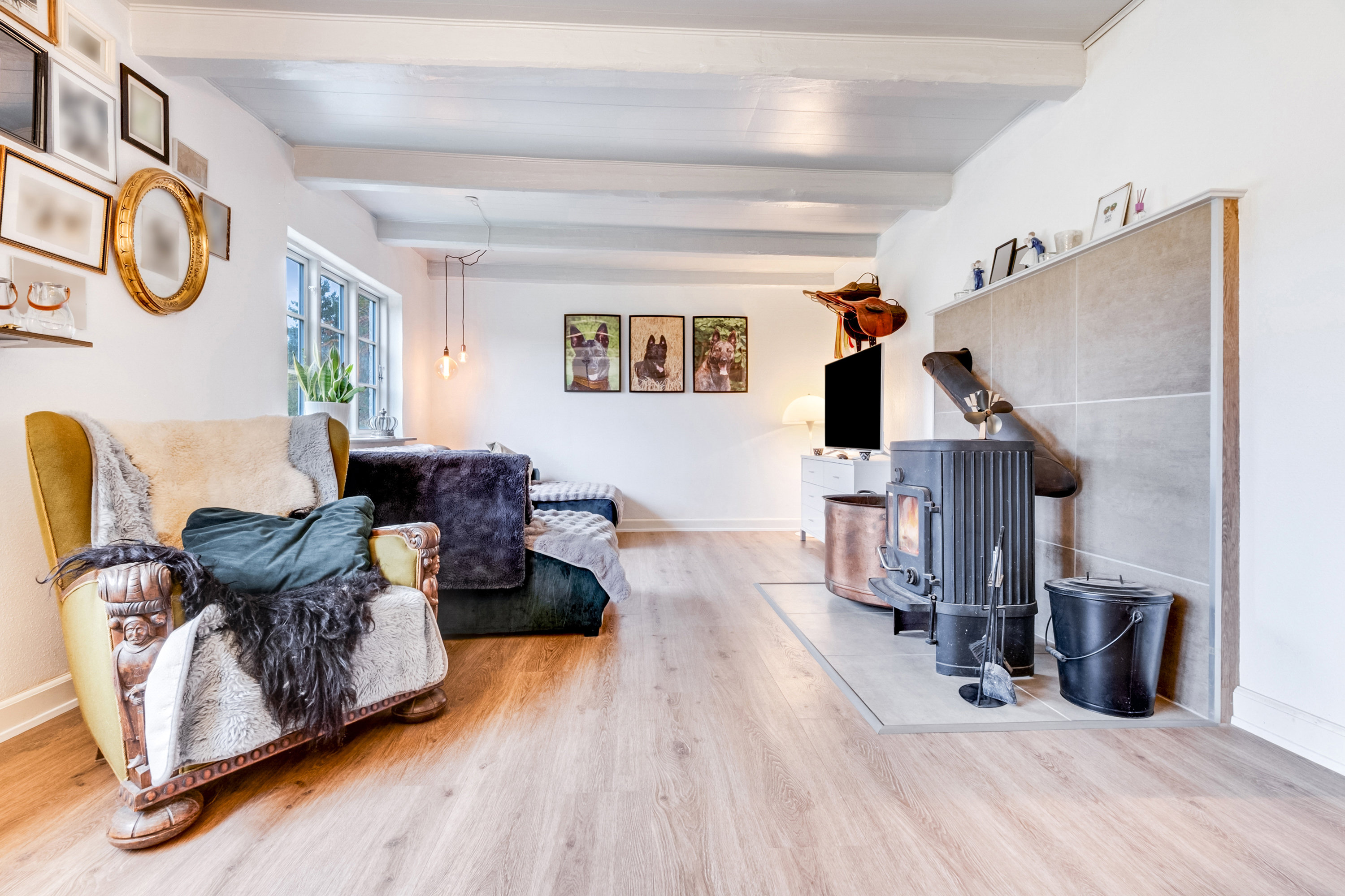 Fremhævet stue billede i fuldskærmstilstand. Billede af Fladbjergvej 15, Ravnebjerg, 5250 Odense SV