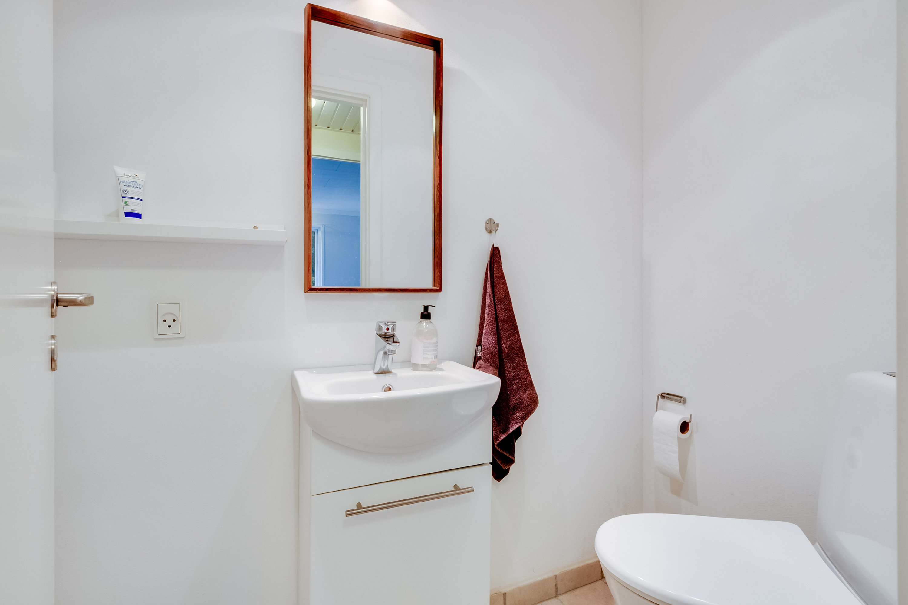 Fremhævet toilet billede i fuldskærmstilstand. Billede af Fasanvej 29, 5863 Ferritslev Fyn