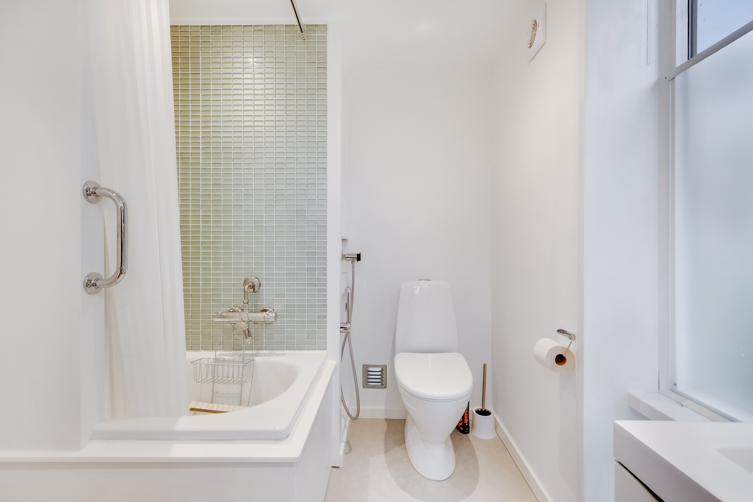 Fremhævet badeværelse billede i fuldskærmstilstand. Billede af Fasanvej 29, 5863 Ferritslev Fyn