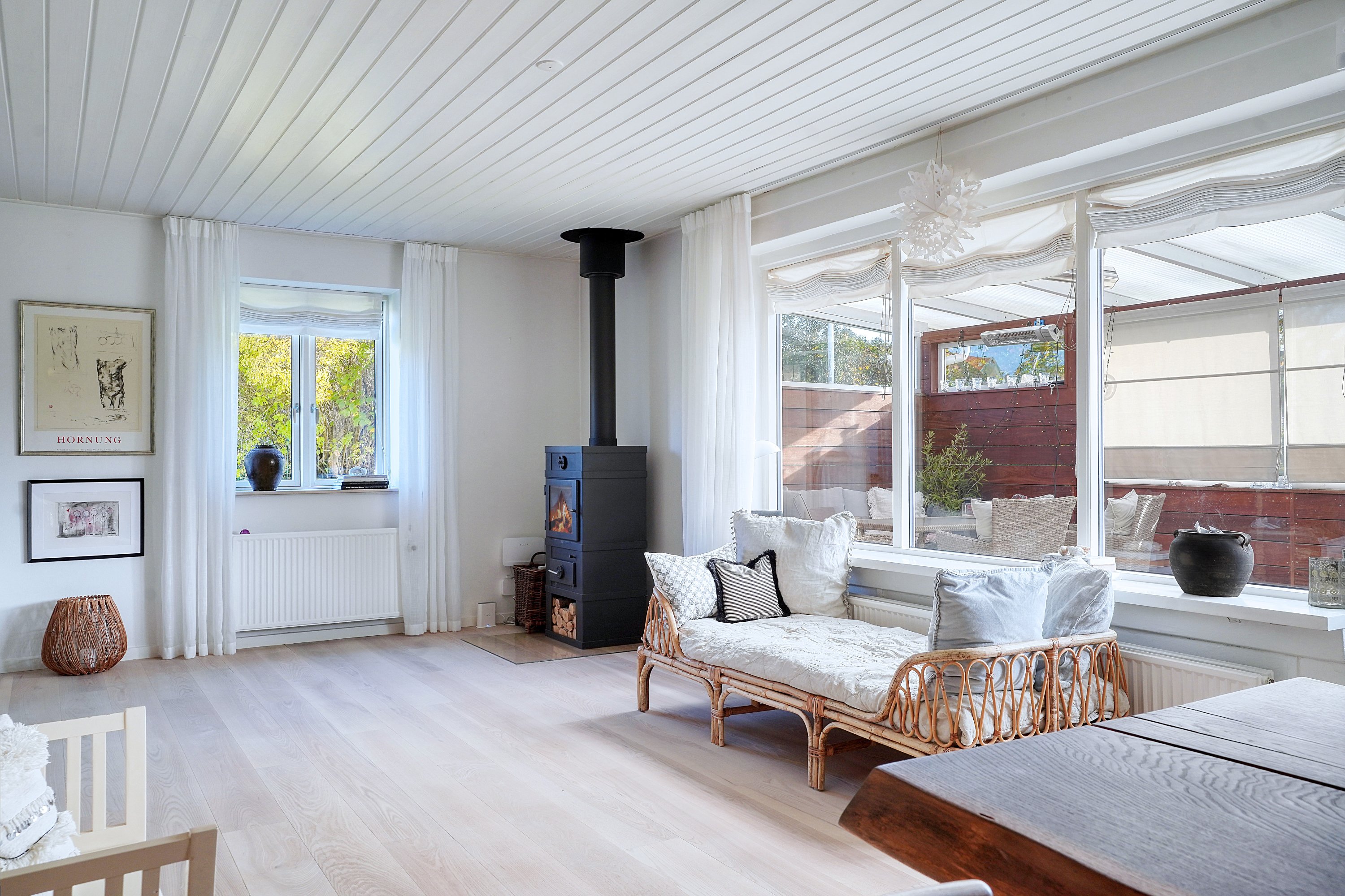 Fremhævet stue billede i fuldskærmstilstand. Billede af Fyrrebakken 7, 3400 Hillerød