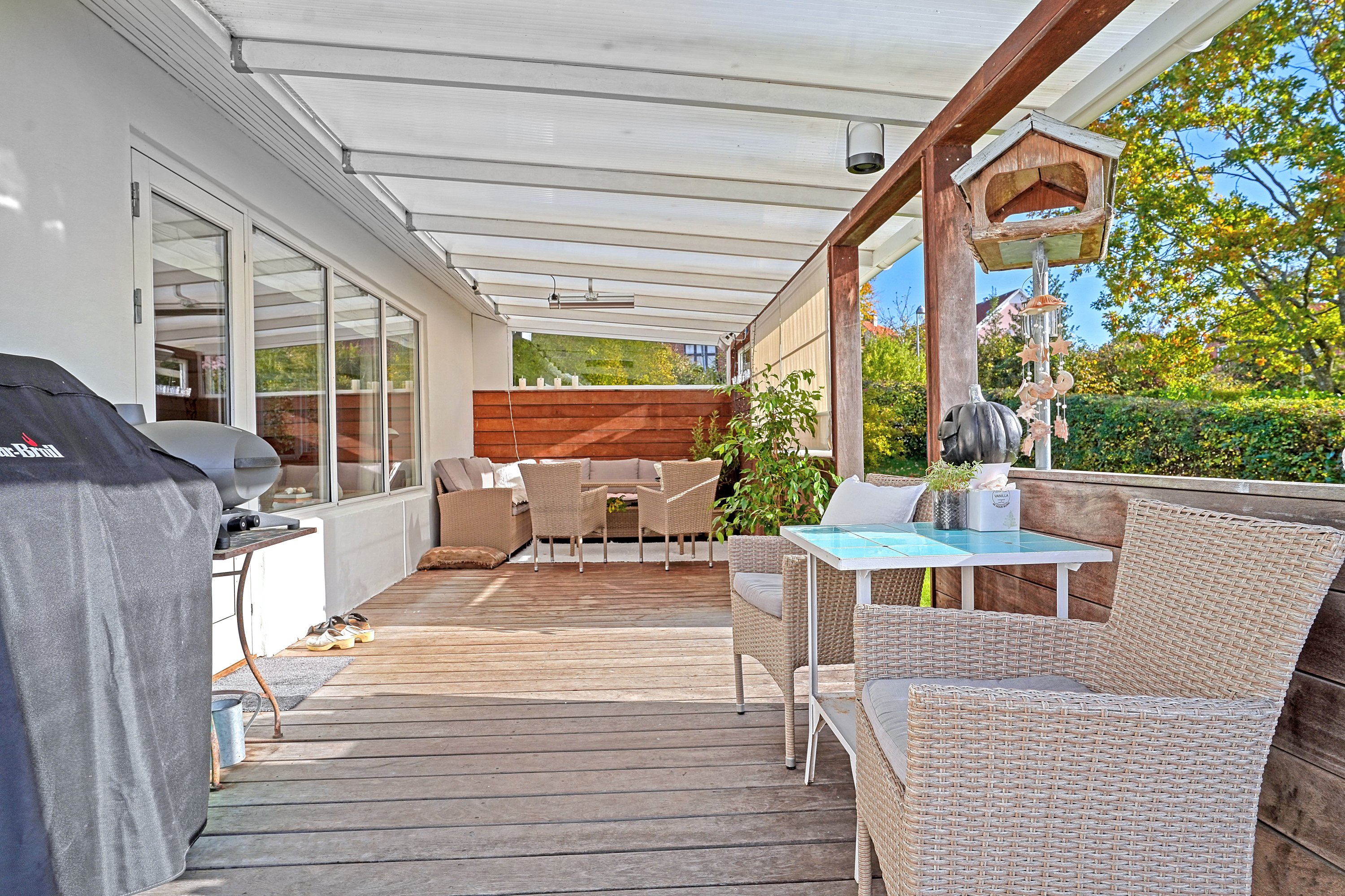 Fremhævet terrasse billede i fuldskærmstilstand. Billede af Fyrrebakken 7, 3400 Hillerød