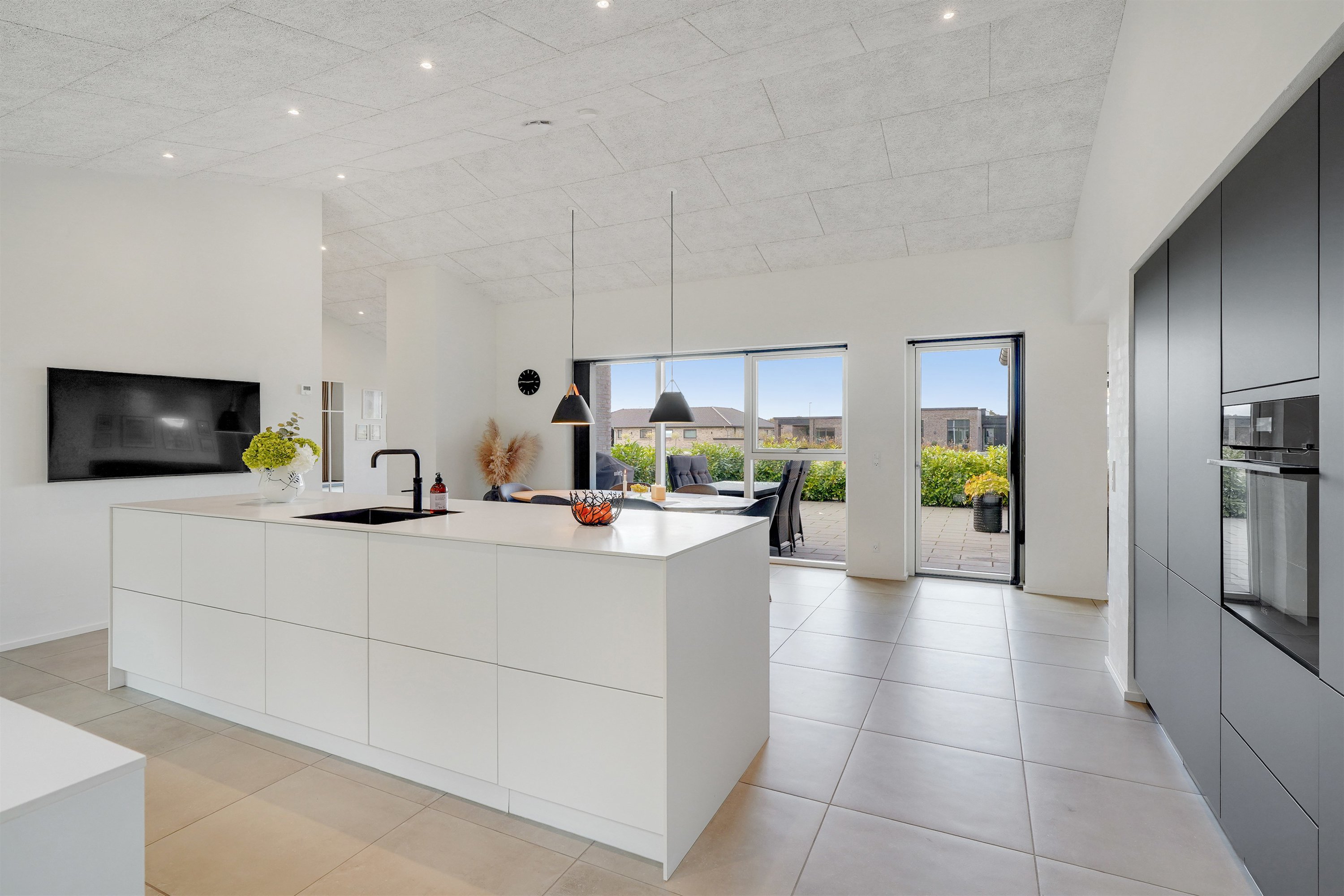 Miniaturebillede 2: køkken. Billede af Mariehønen 15, 7190 Billund