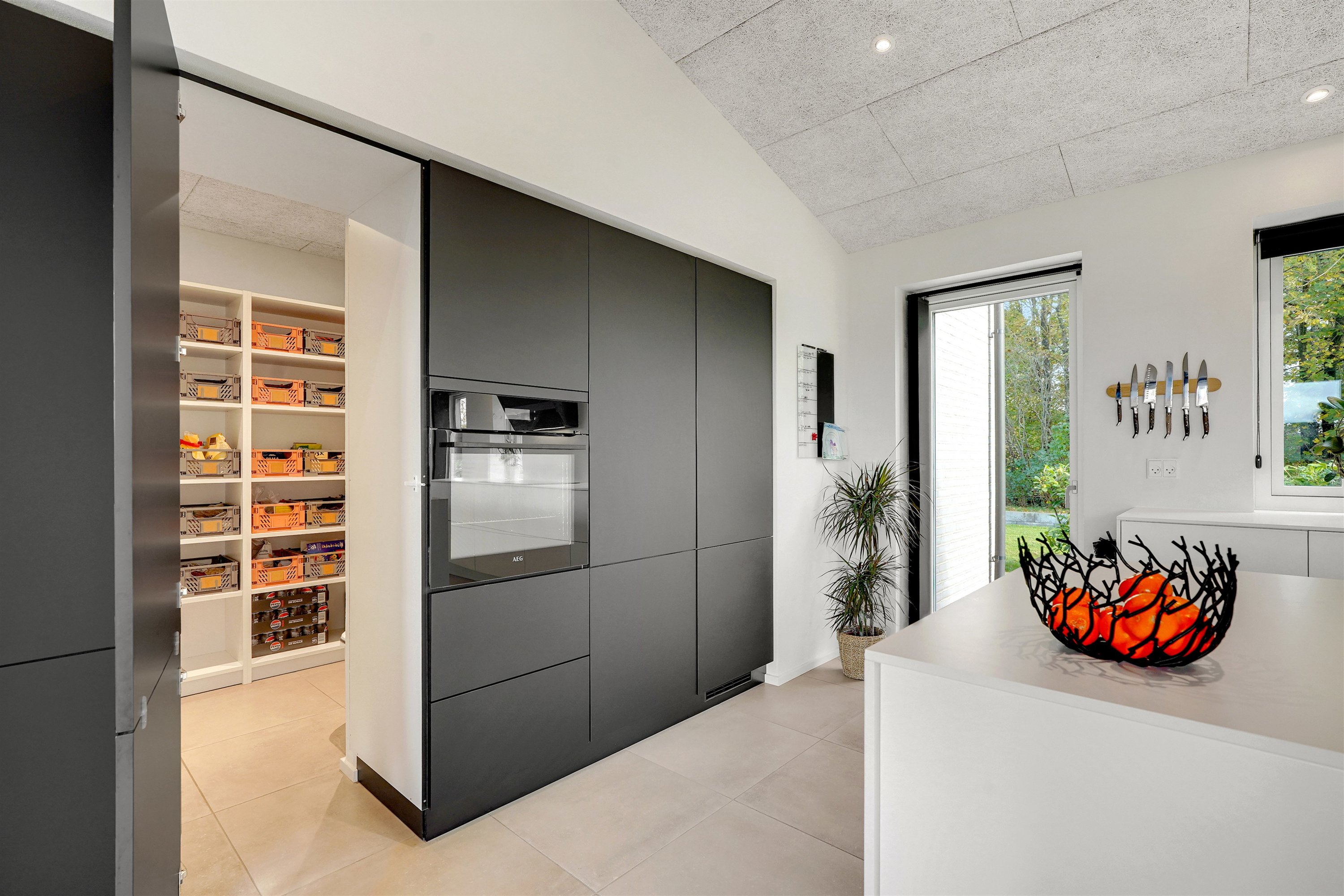 Fremhævet køkken billede i fuldskærmstilstand. Billede af Mariehønen 15, 7190 Billund