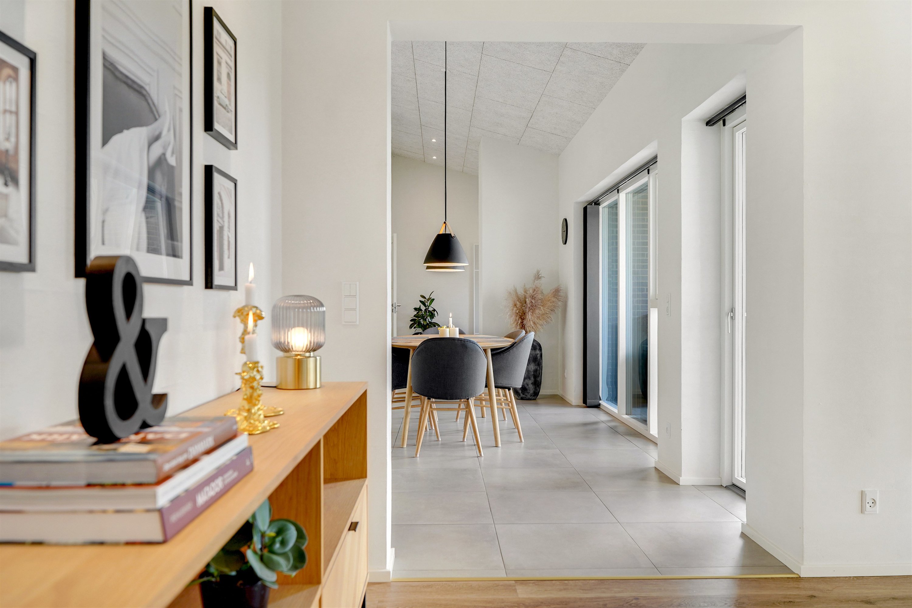 Fremhævet stue billede i fuldskærmstilstand. Billede af Mariehønen 15, 7190 Billund