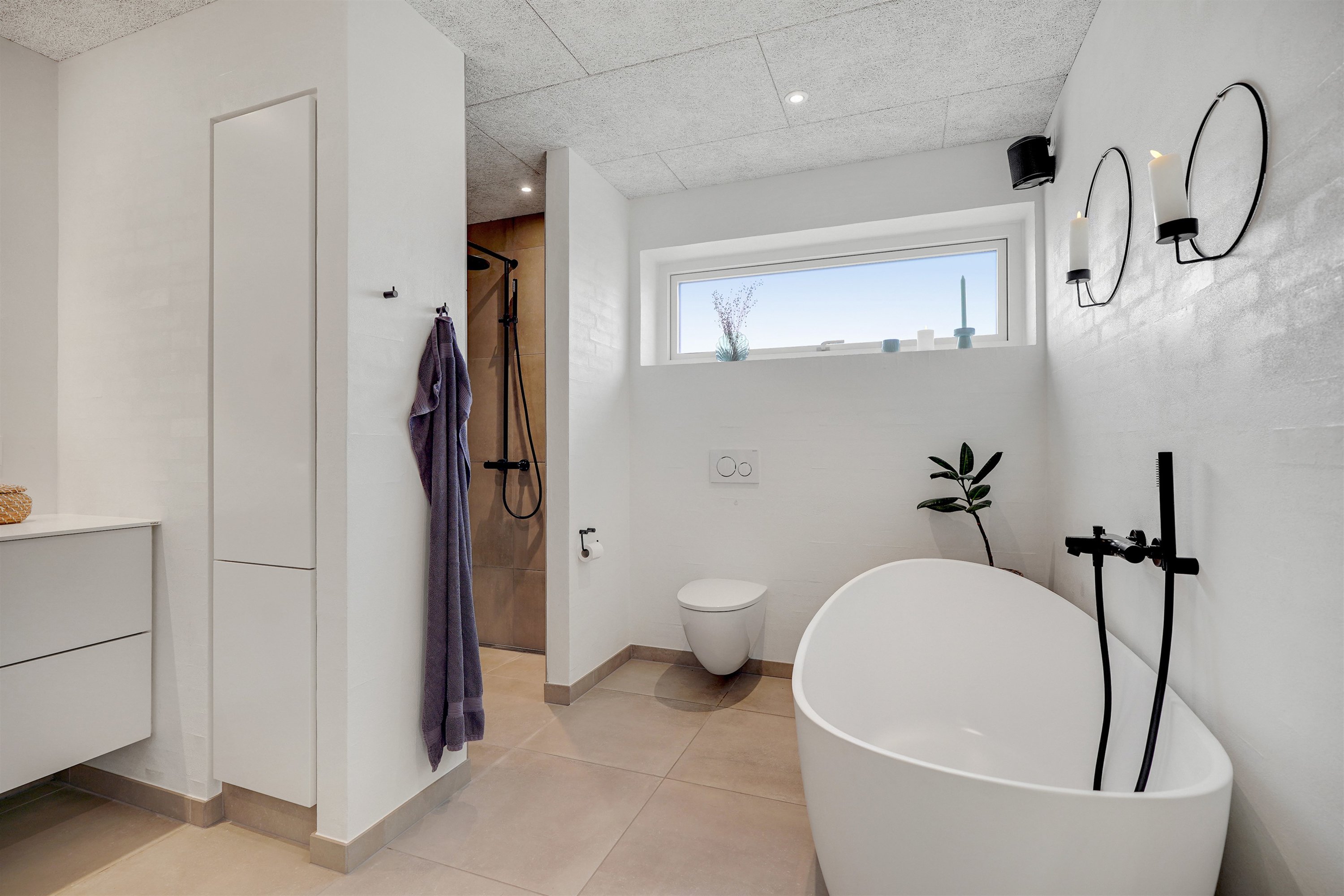 Fremhævet badeværelse billede i fuldskærmstilstand. Billede af Mariehønen 15, 7190 Billund