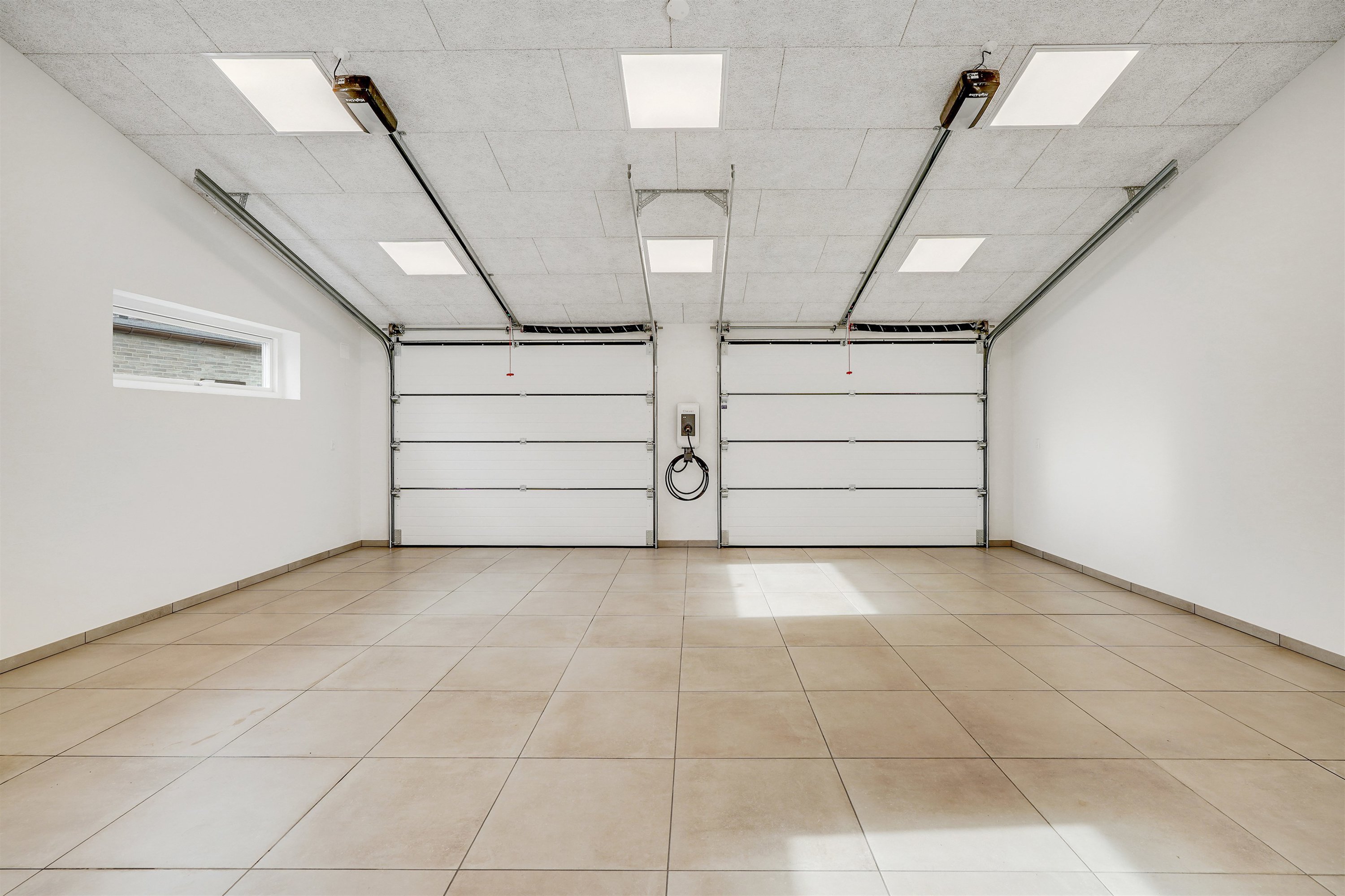 Fremhævet garage billede i fuldskærmstilstand. Billede af Mariehønen 15, 7190 Billund