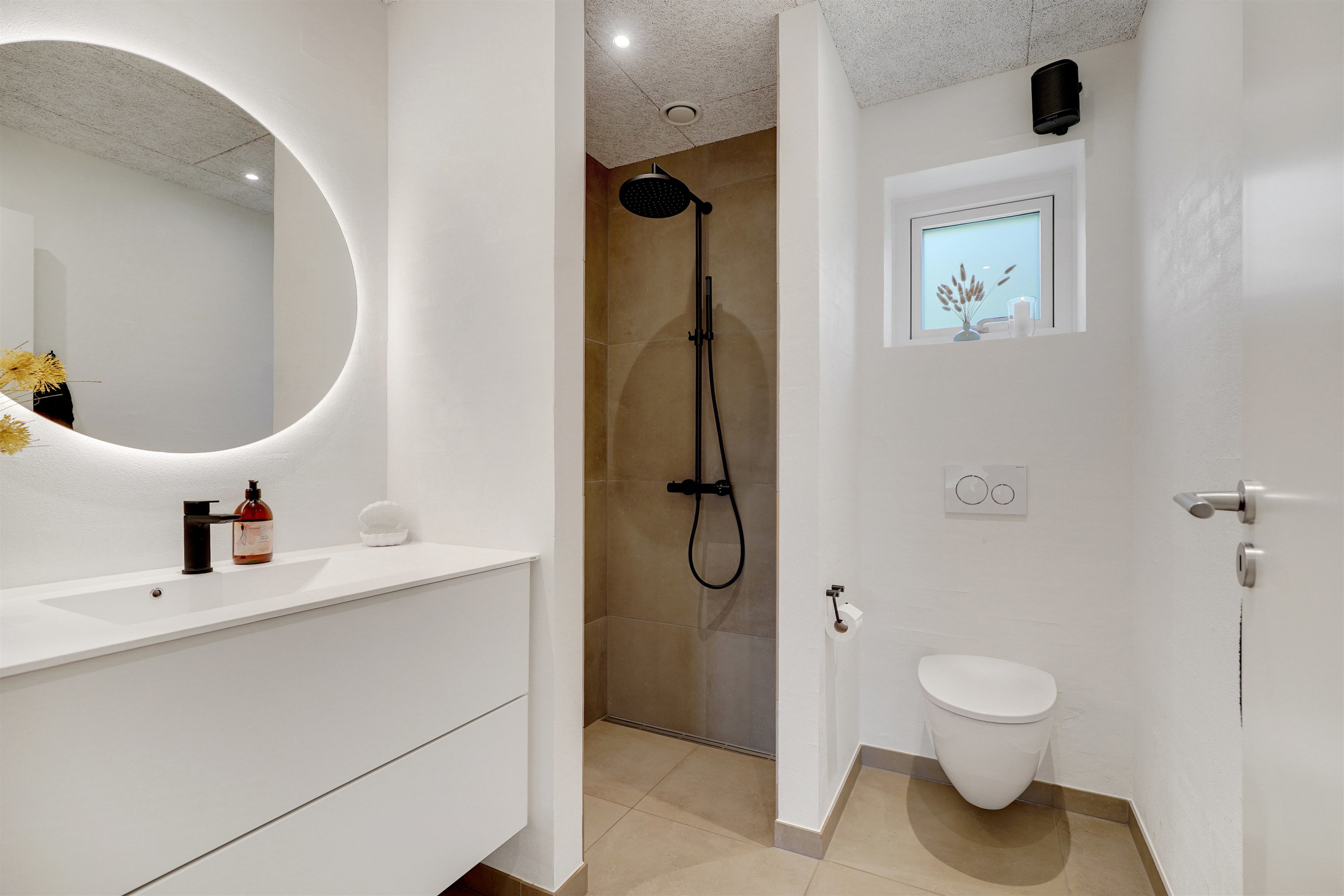 Fremhævet badeværelse billede i fuldskærmstilstand. Billede af Mariehønen 15, 7190 Billund