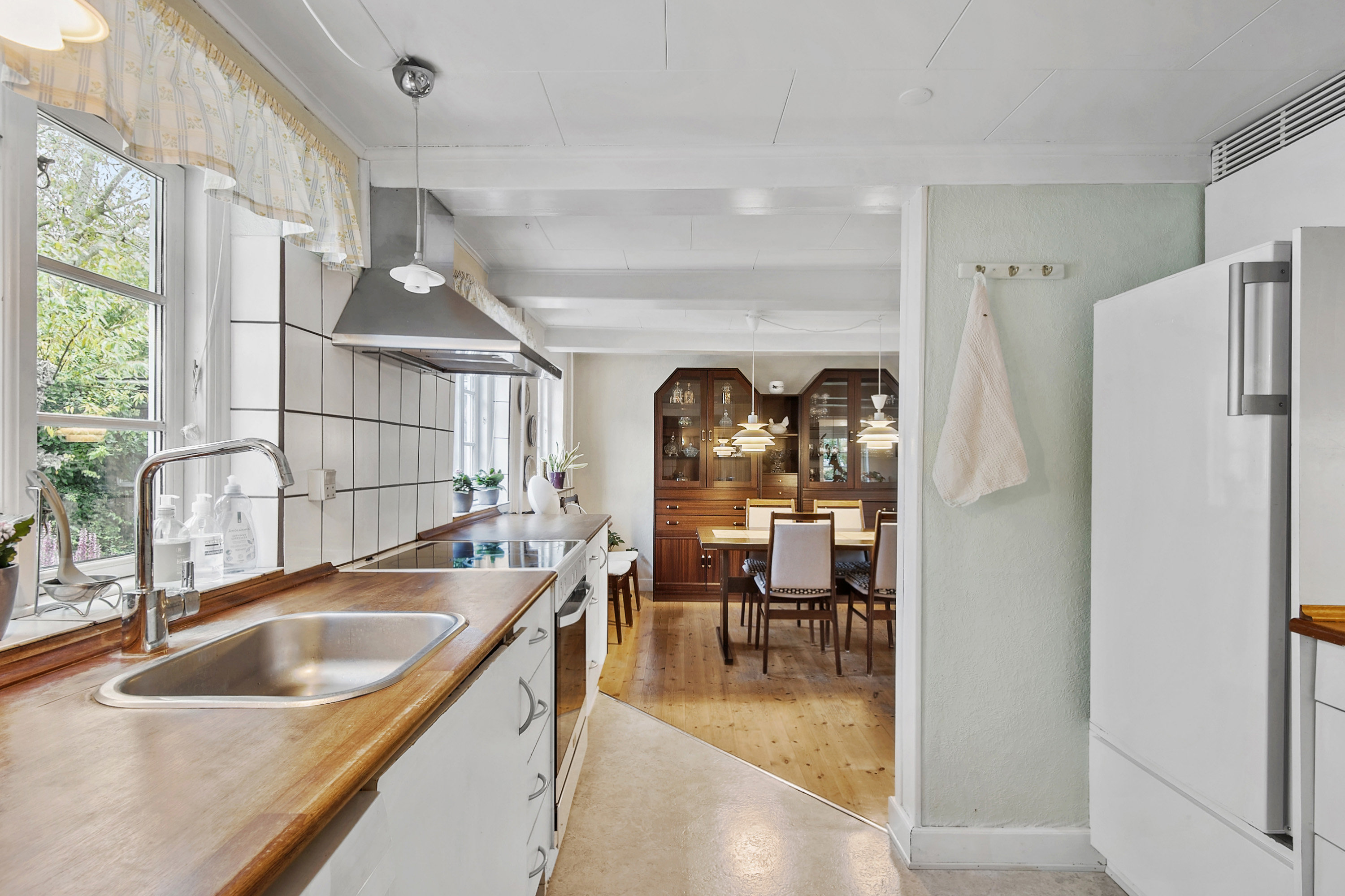 Fremhævet køkken billede i fuldskærmstilstand. Billede af Varpelev Bygade 25, Varpelev, 4652 Hårlev