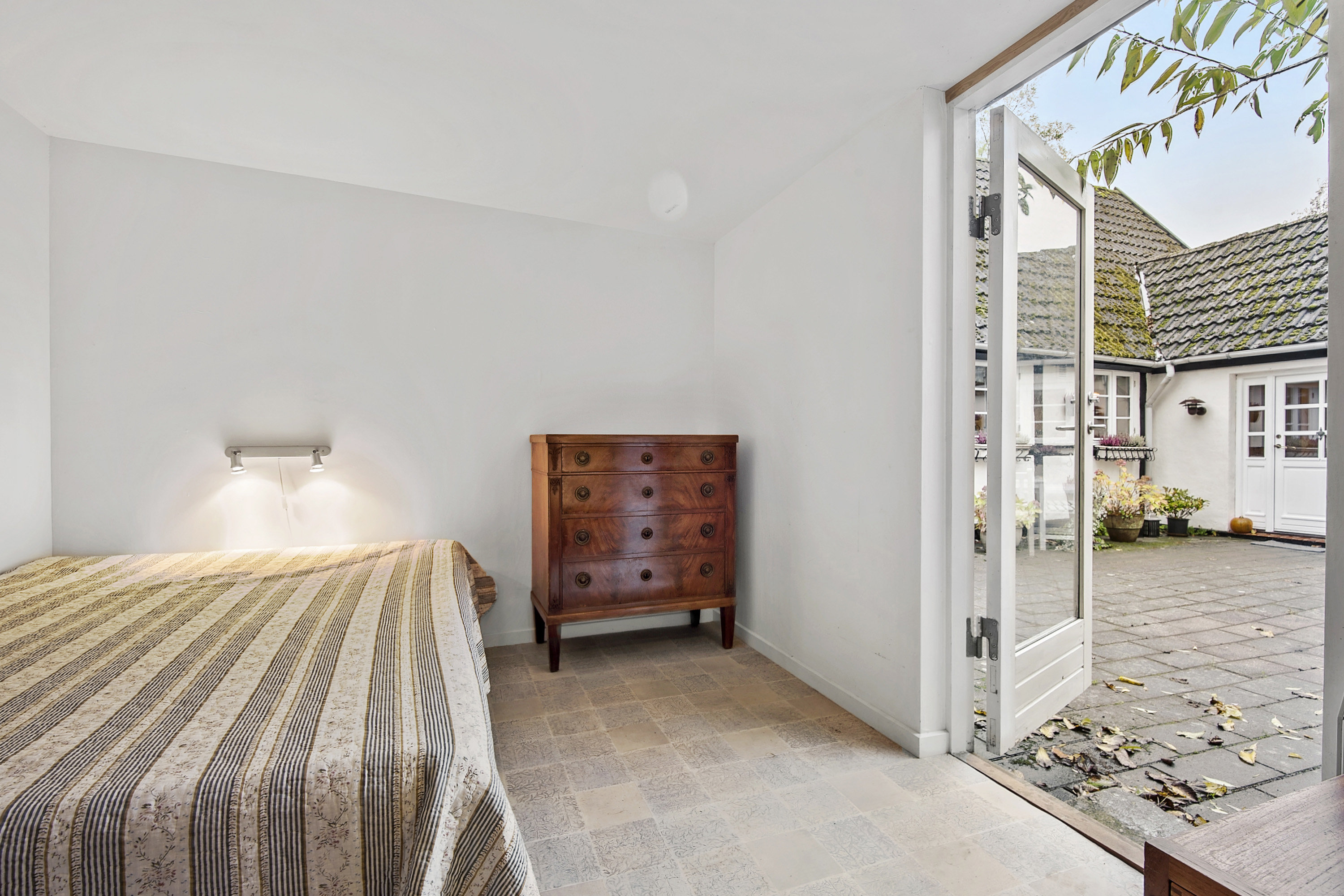 Fremhævet soveværelse billede i fuldskærmstilstand. Billede af Varpelev Bygade 25, Varpelev, 4652 Hårlev