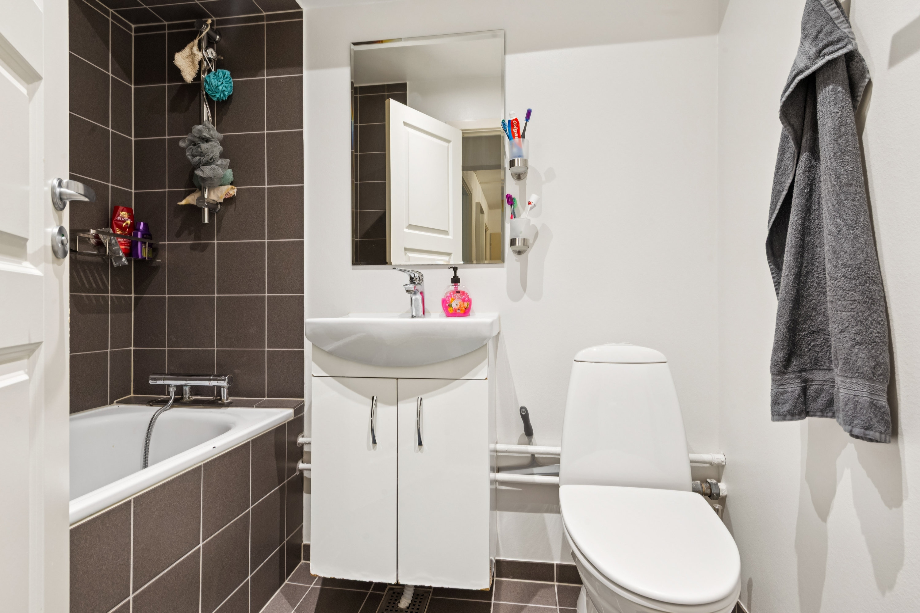 Miniaturebillede 1: badeværelse. Billede af Saksen D 2, 2. 3., Høje Taastrup, 2630 Taastrup