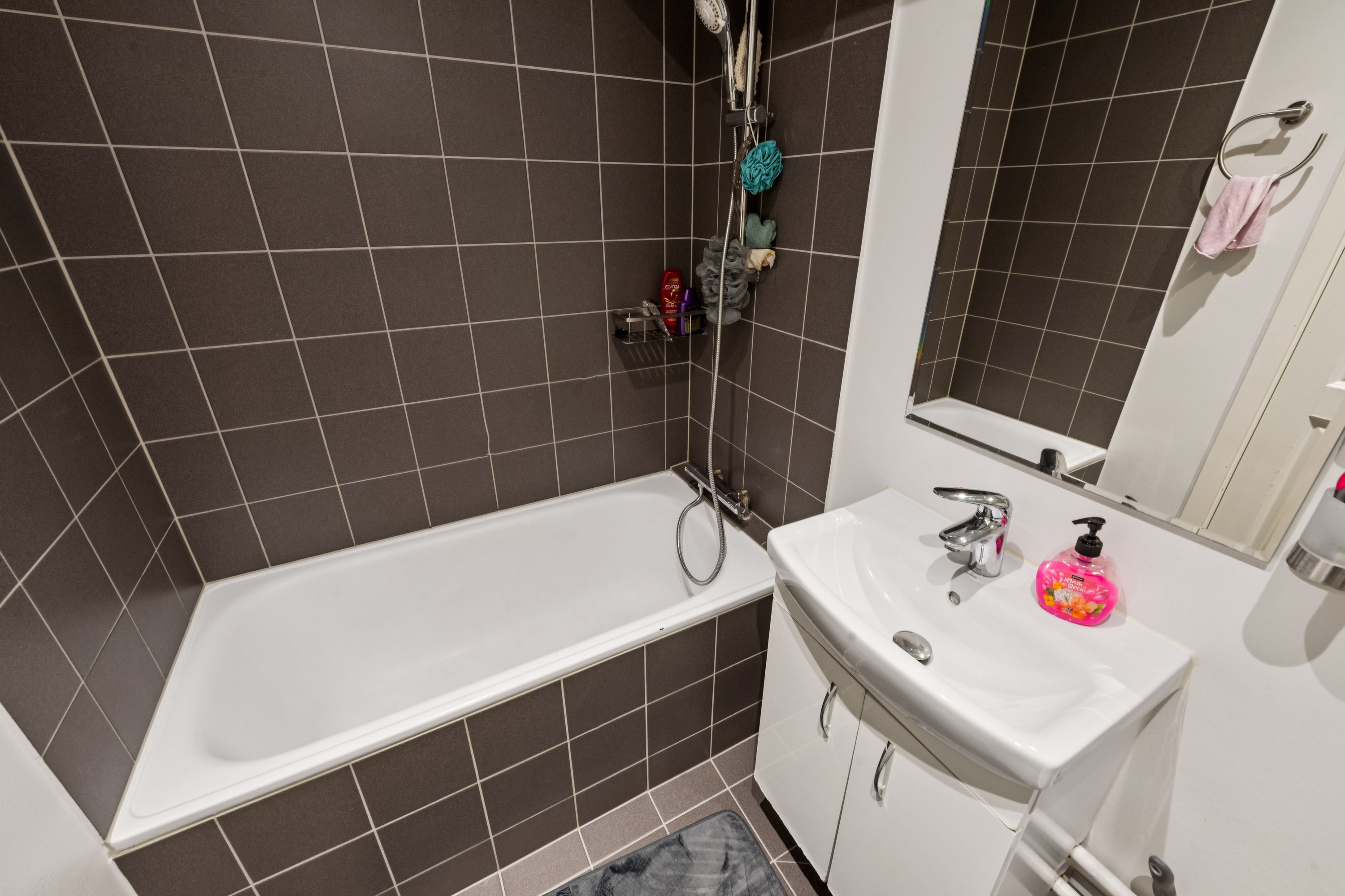 Fremhævet badeværelse billede i fuldskærmstilstand. Billede af Saksen D 2, 2. 3., Høje Taastrup, 2630 Taastrup