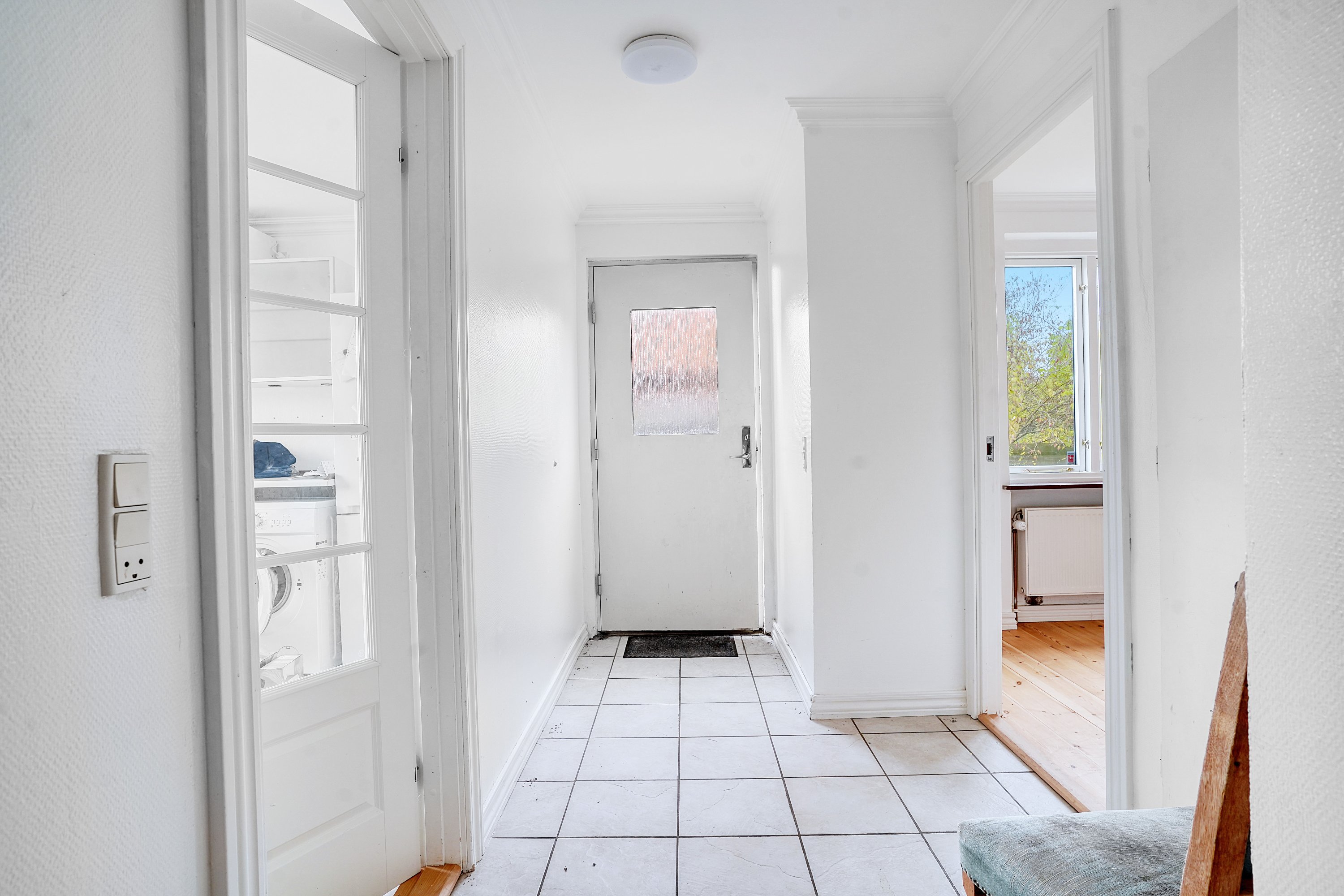 Miniaturebillede 1: entré. Billede af Kongevejen 70, 3000 Helsingør