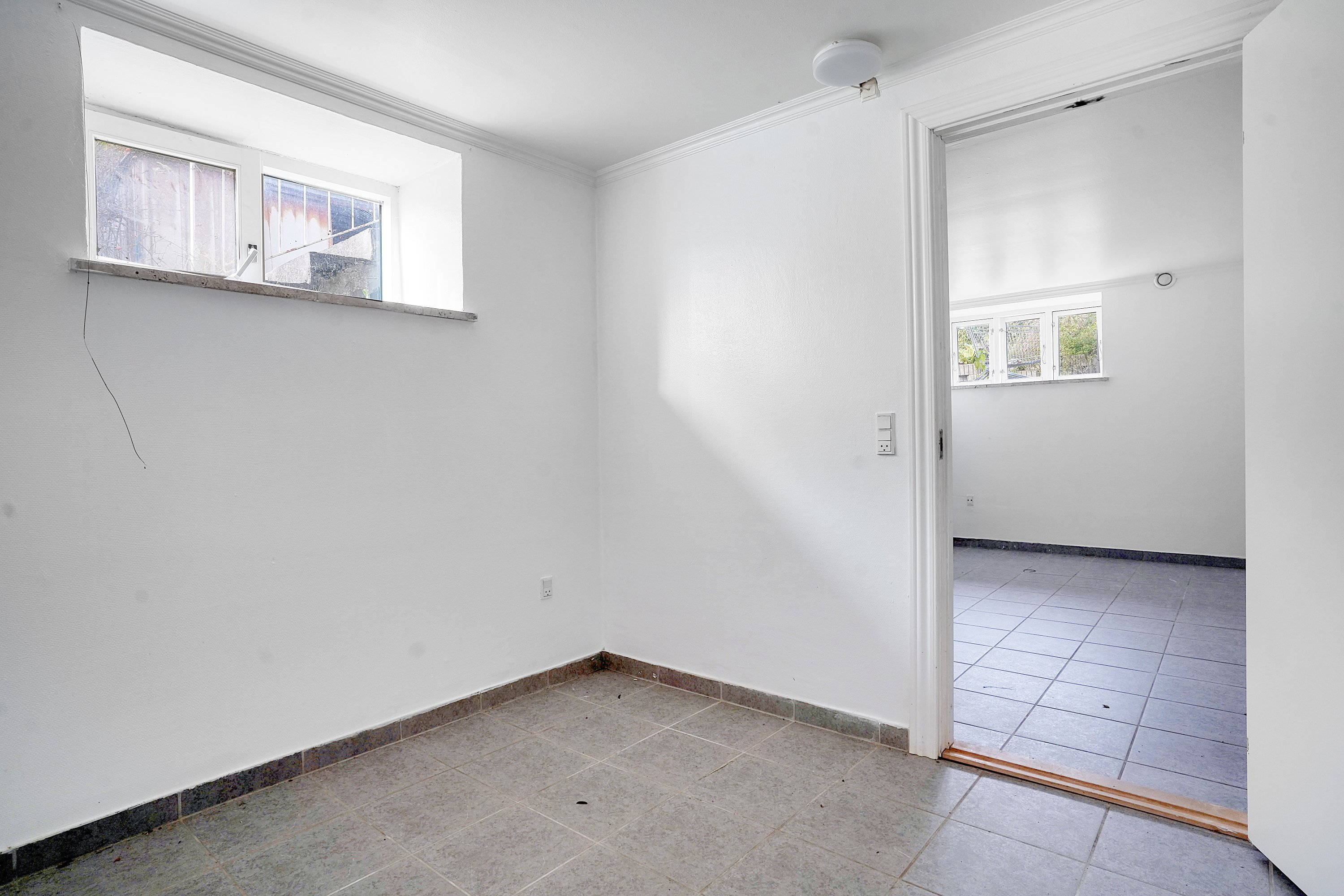 Fremhævet kælder billede i fuldskærmstilstand. Billede af Kongevejen 70, 3000 Helsingør