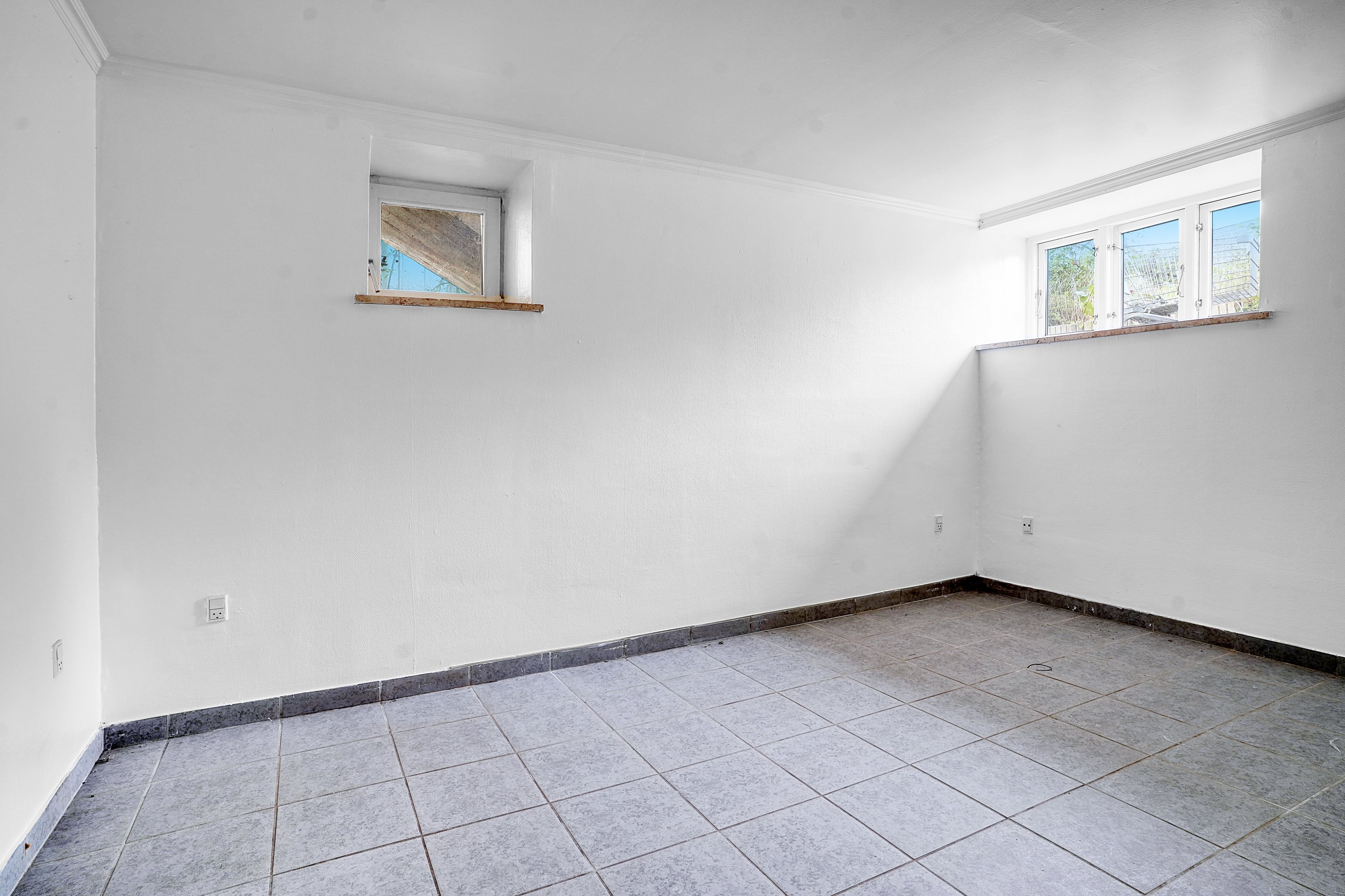 Fremhævet kælder billede i fuldskærmstilstand. Billede af Kongevejen 70, 3000 Helsingør