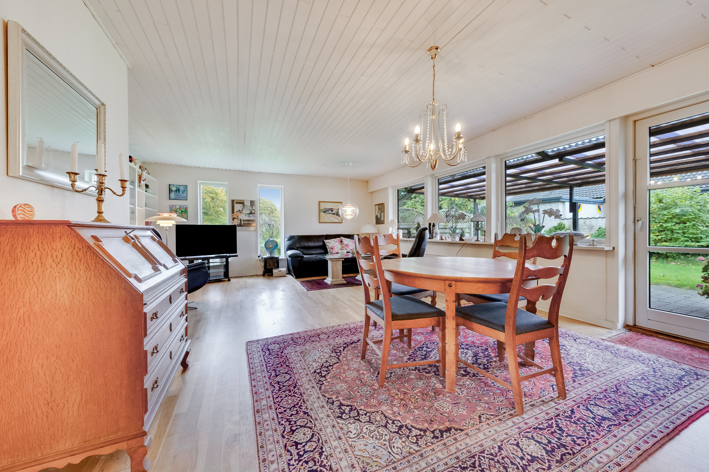 Fremhævet stue billede i fuldskærmstilstand. Billede af Hyldegårdsvej 35, Brylle, 5690 Tommerup