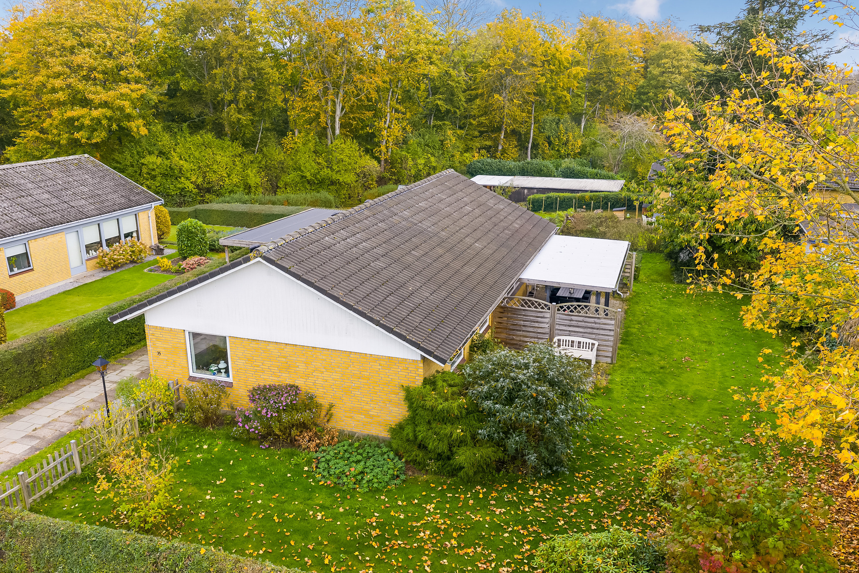 Fremhævet facade billede i fuldskærmstilstand. Billede af Hyldegårdsvej 35, Brylle, 5690 Tommerup