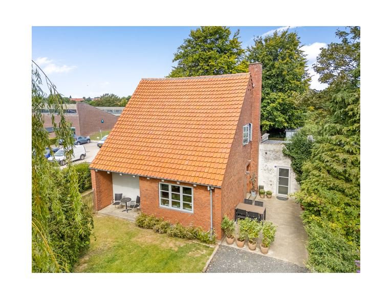 Fremhævet  billede i fuldskærmstilstand. Billede af Lillievej 2, 4900 Nakskov