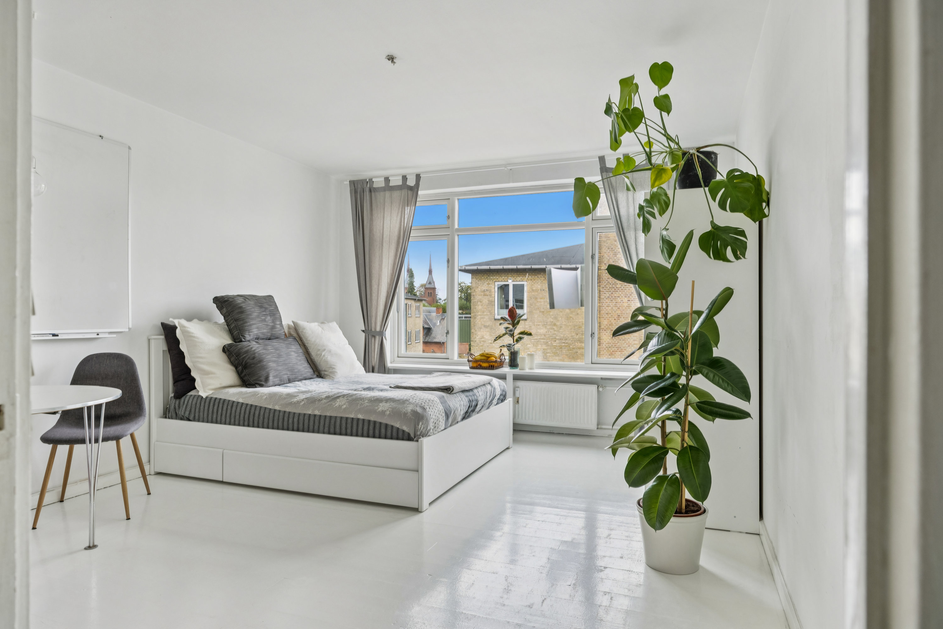 Fremhævet  billede i fuldskærmstilstand. Billede af Løvspringsvej 4A, 2. tv., 2920 Charlottenlund