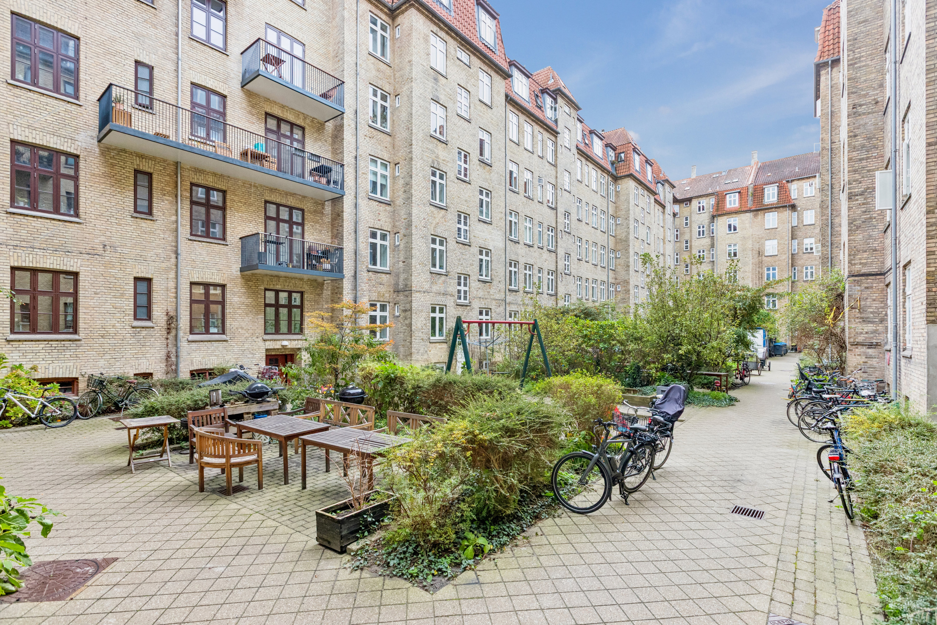 Fremhævet andet billede i fuldskærmstilstand. Billede af Kongedybet 2, 5. tv., 2300 København S