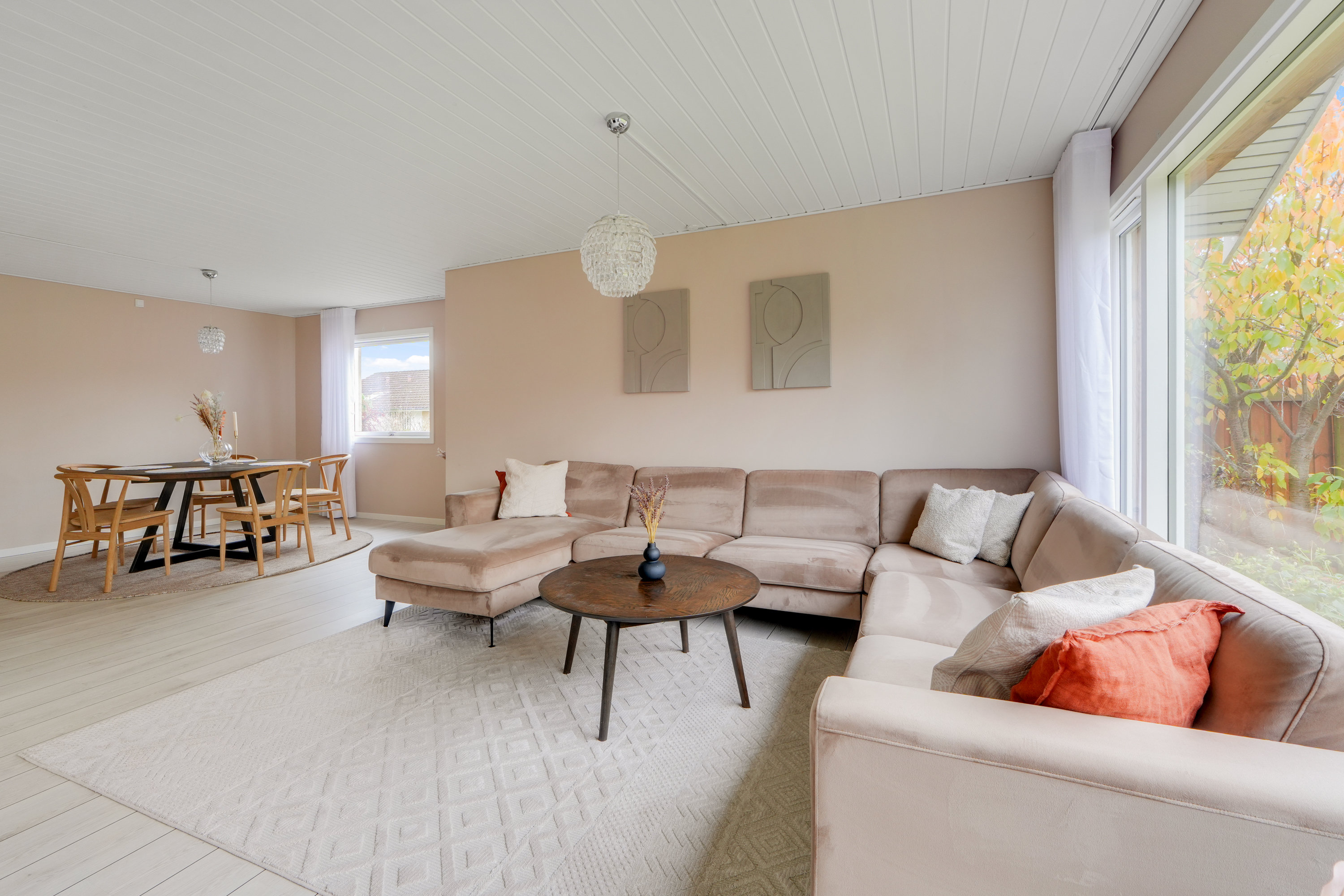 Fremhævet andet billede i fuldskærmstilstand. Billede af Høstbuen 1, 2750 Ballerup