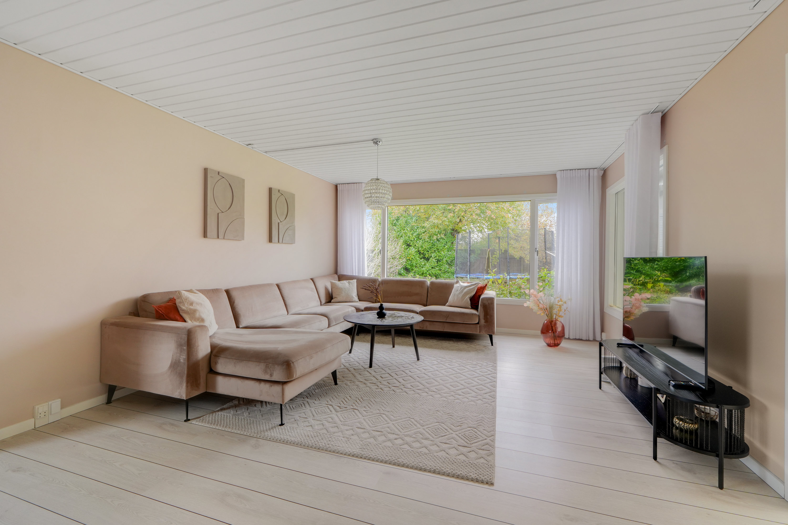 Fremhævet andet billede i fuldskærmstilstand. Billede af Høstbuen 1, 2750 Ballerup