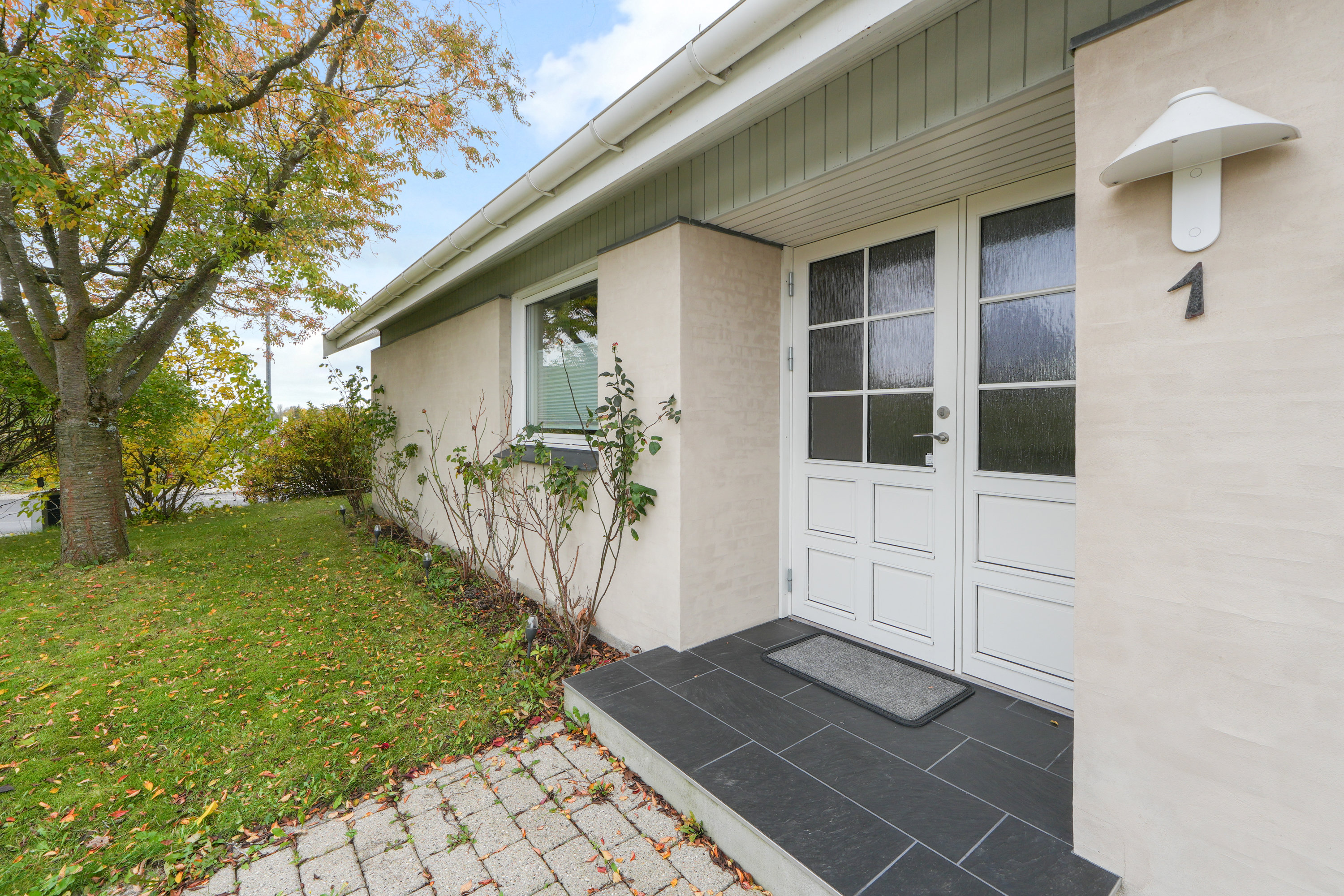 Fremhævet andet billede i fuldskærmstilstand. Billede af Høstbuen 1, 2750 Ballerup