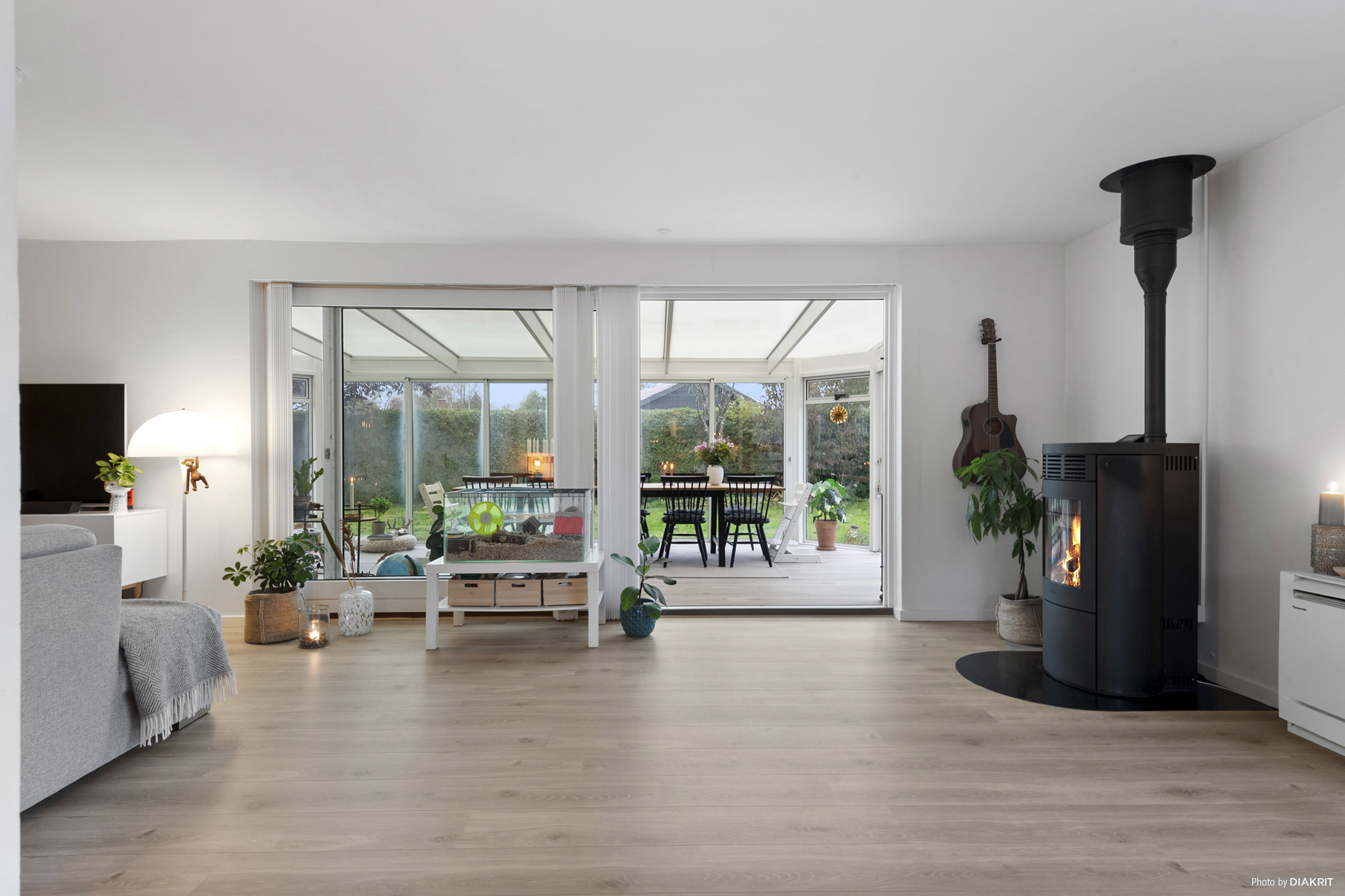 Fremhævet stue billede i fuldskærmstilstand. Billede af Lærkevænget 8, Ejby, 4623 Lille Skensved