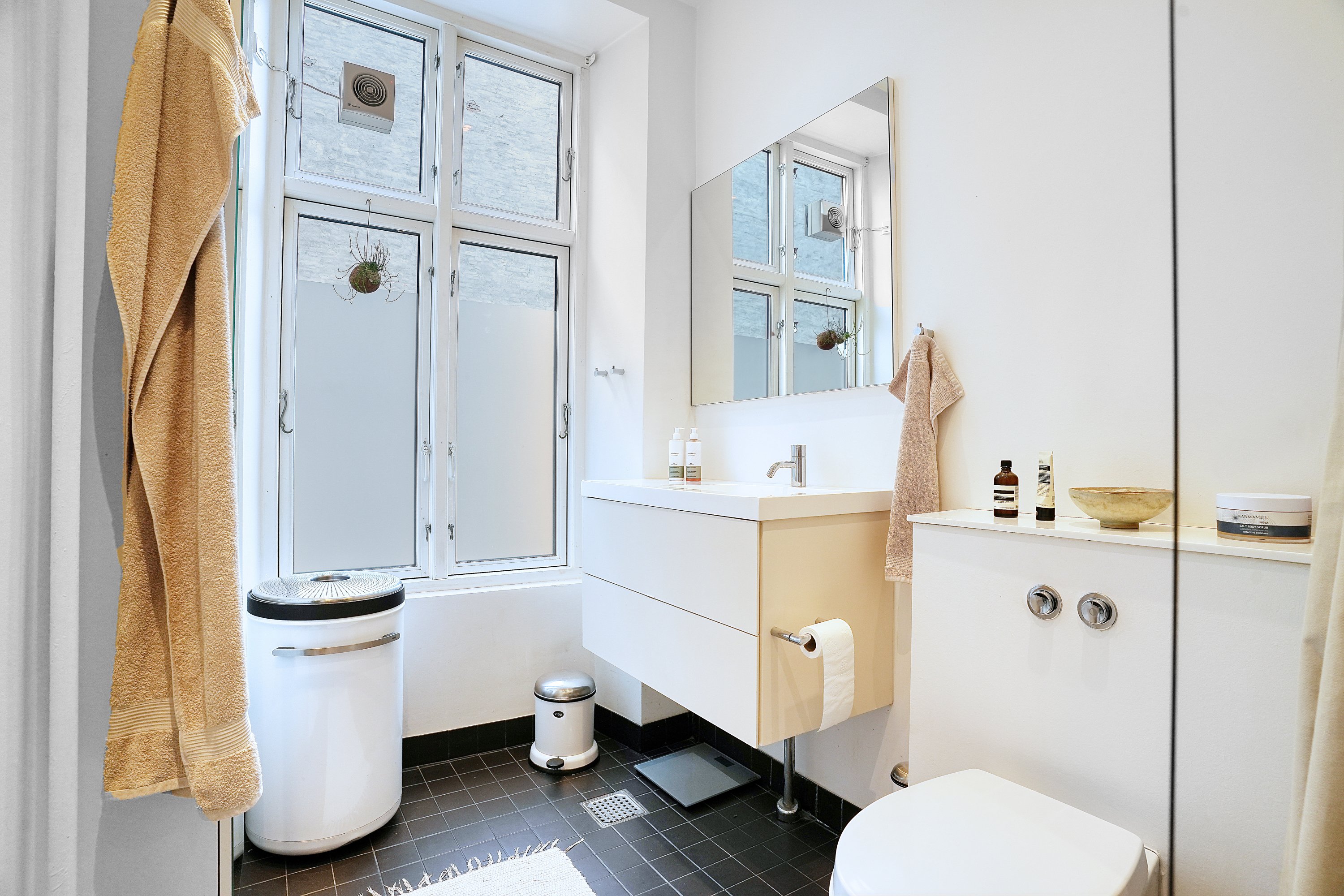 Fremhævet badeværelse billede i fuldskærmstilstand. Billede af Holsteinsgade 7, 2., 2100 København Ø