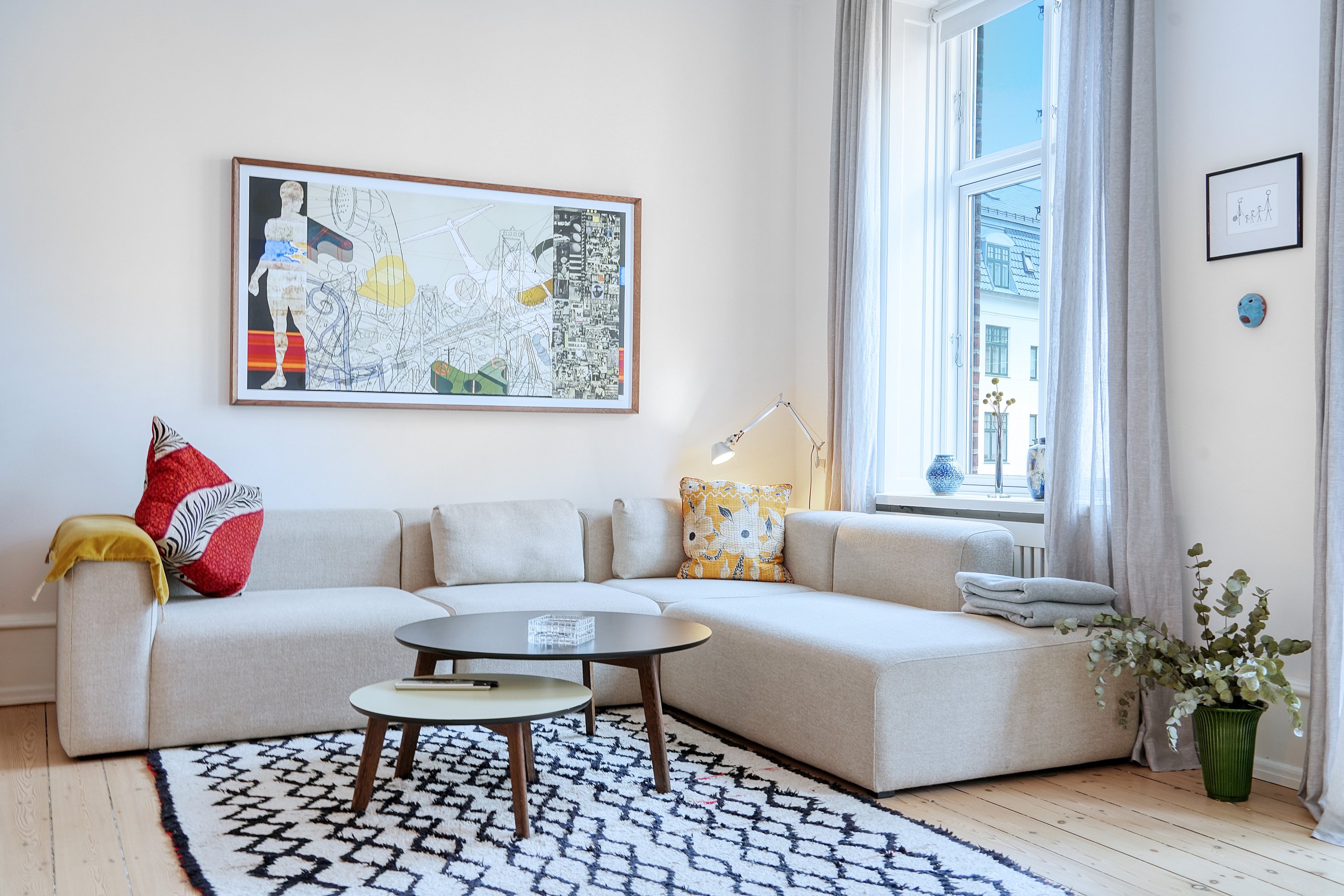 Fremhævet stue billede i fuldskærmstilstand. Billede af Holsteinsgade 7, 2., 2100 København Ø